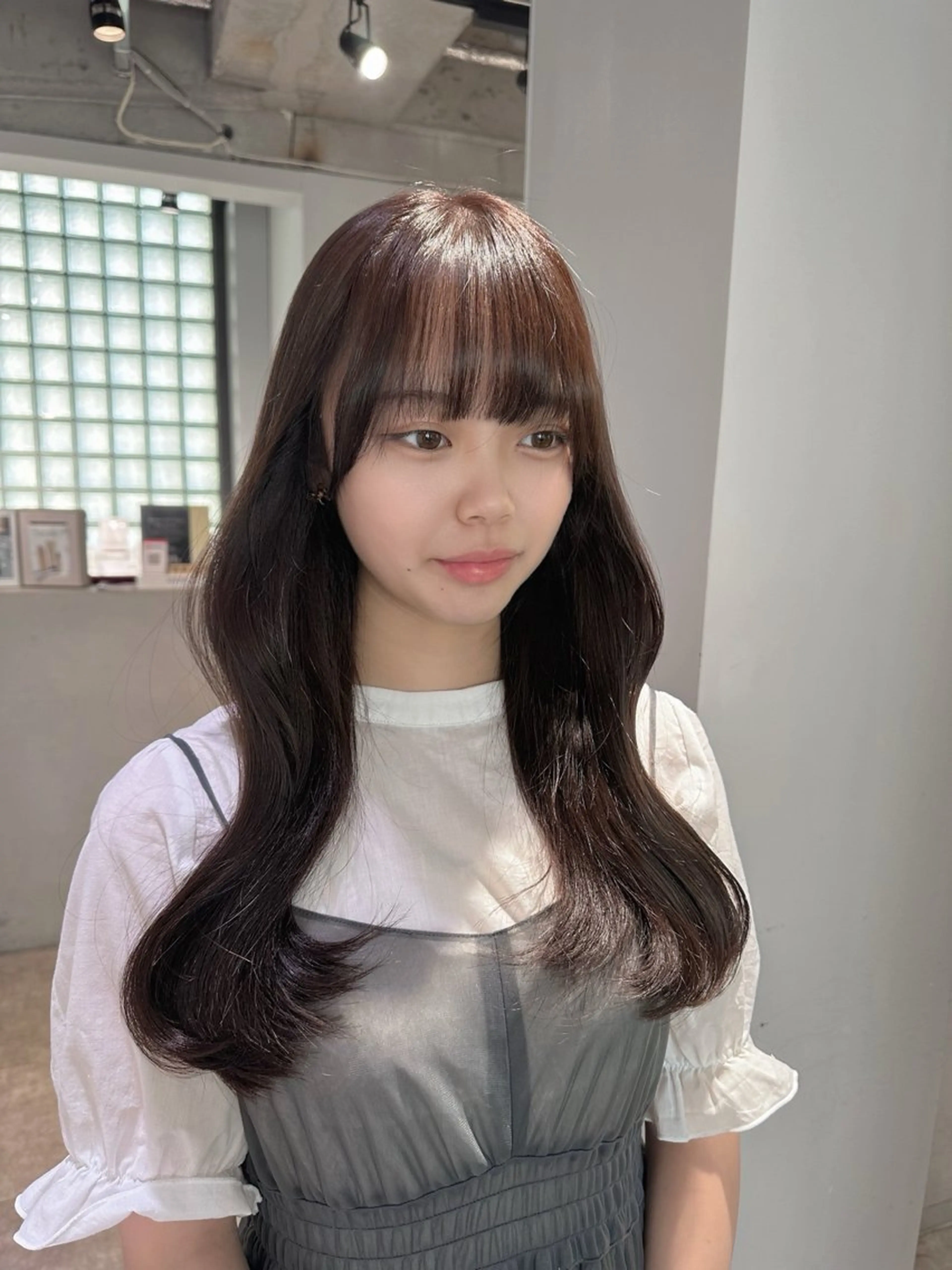 ロング 𝑦𝑢𝑟𝑖𝑎 MIRAのヘアスタイル
