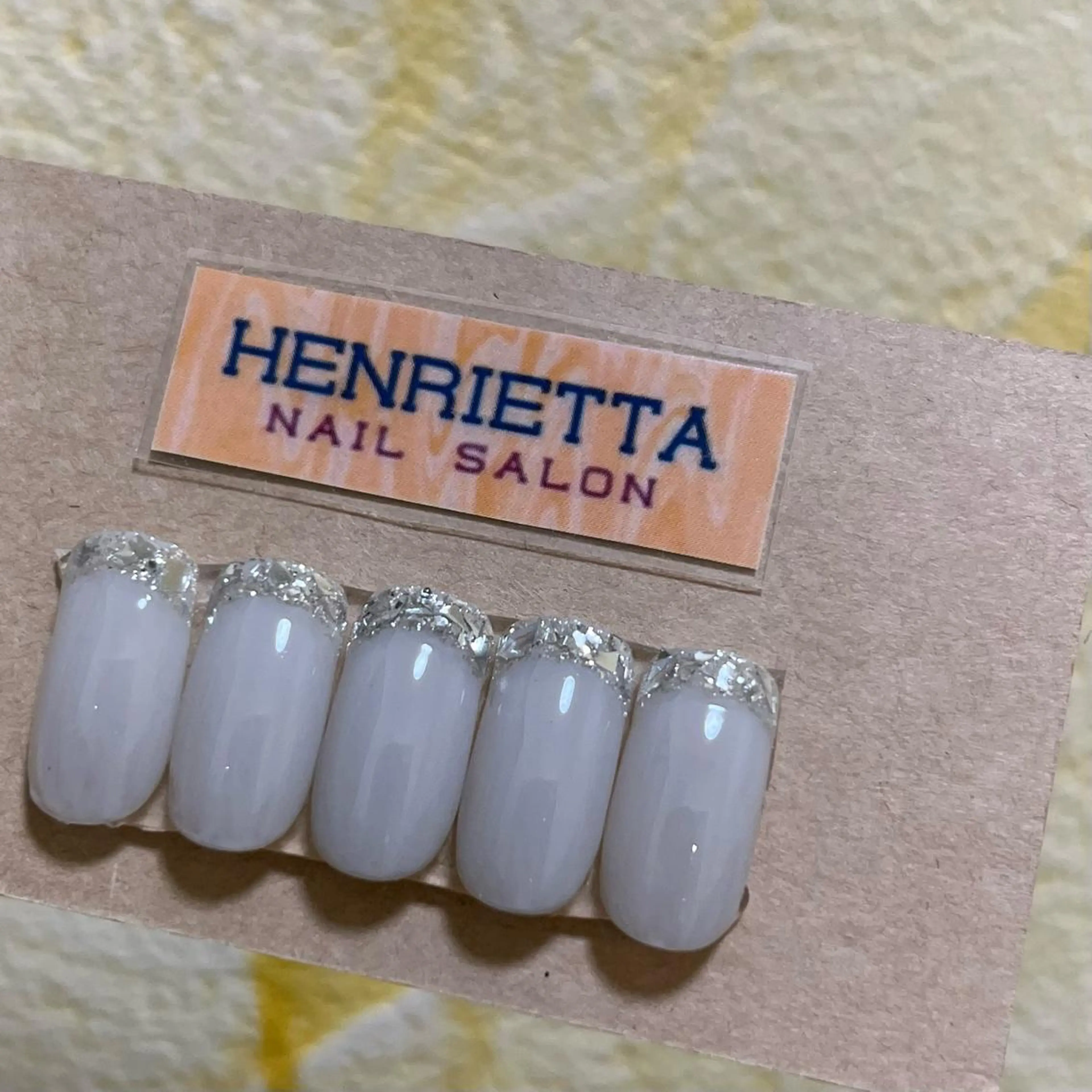 ネイル オーロラネイル フレンチネイル ガラスフレンチ ゴールド シルバー ハンドネイル HENRIETTA NAILSALONのネイルデザイン