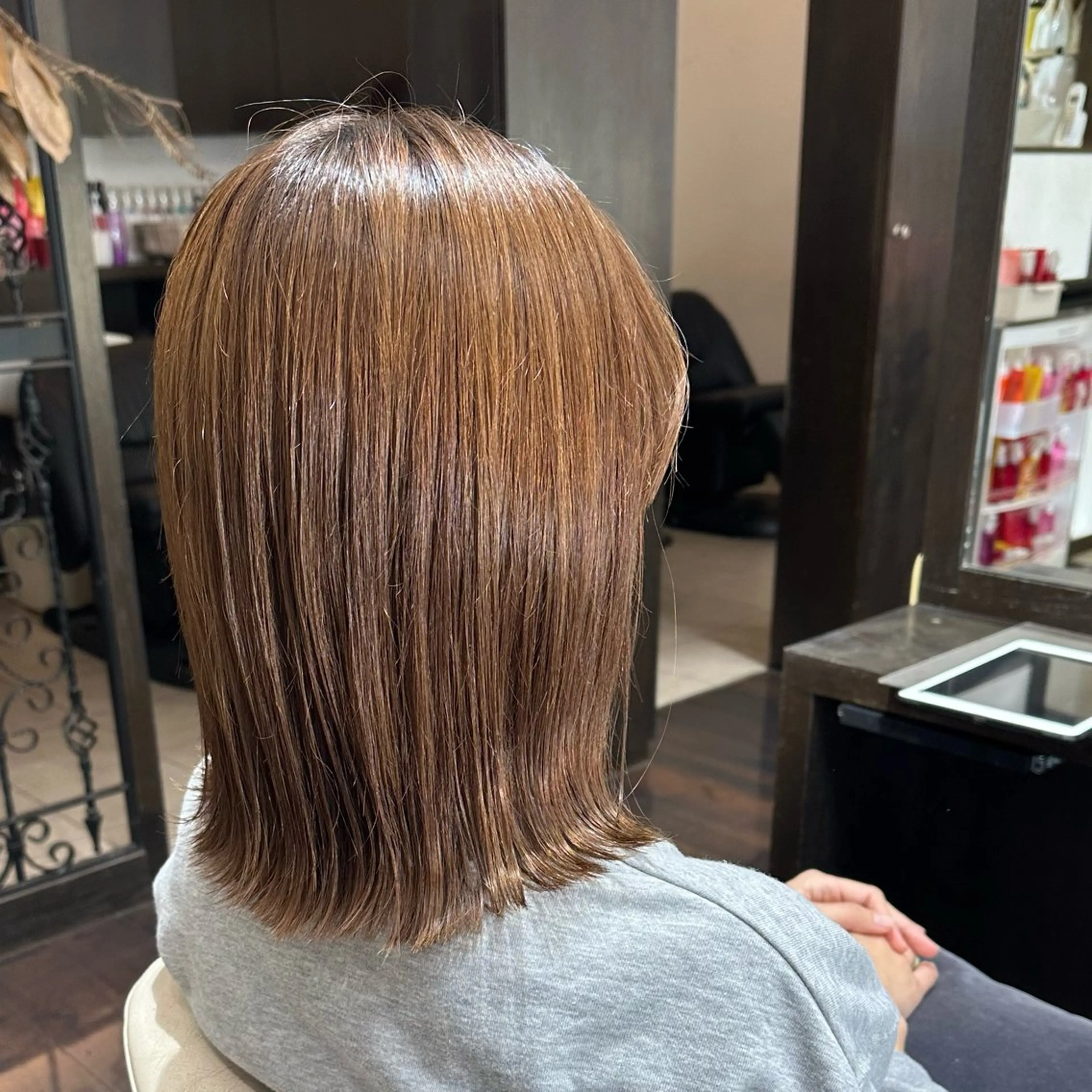 ミディアム カット 近藤 優羽のヘアスタイル