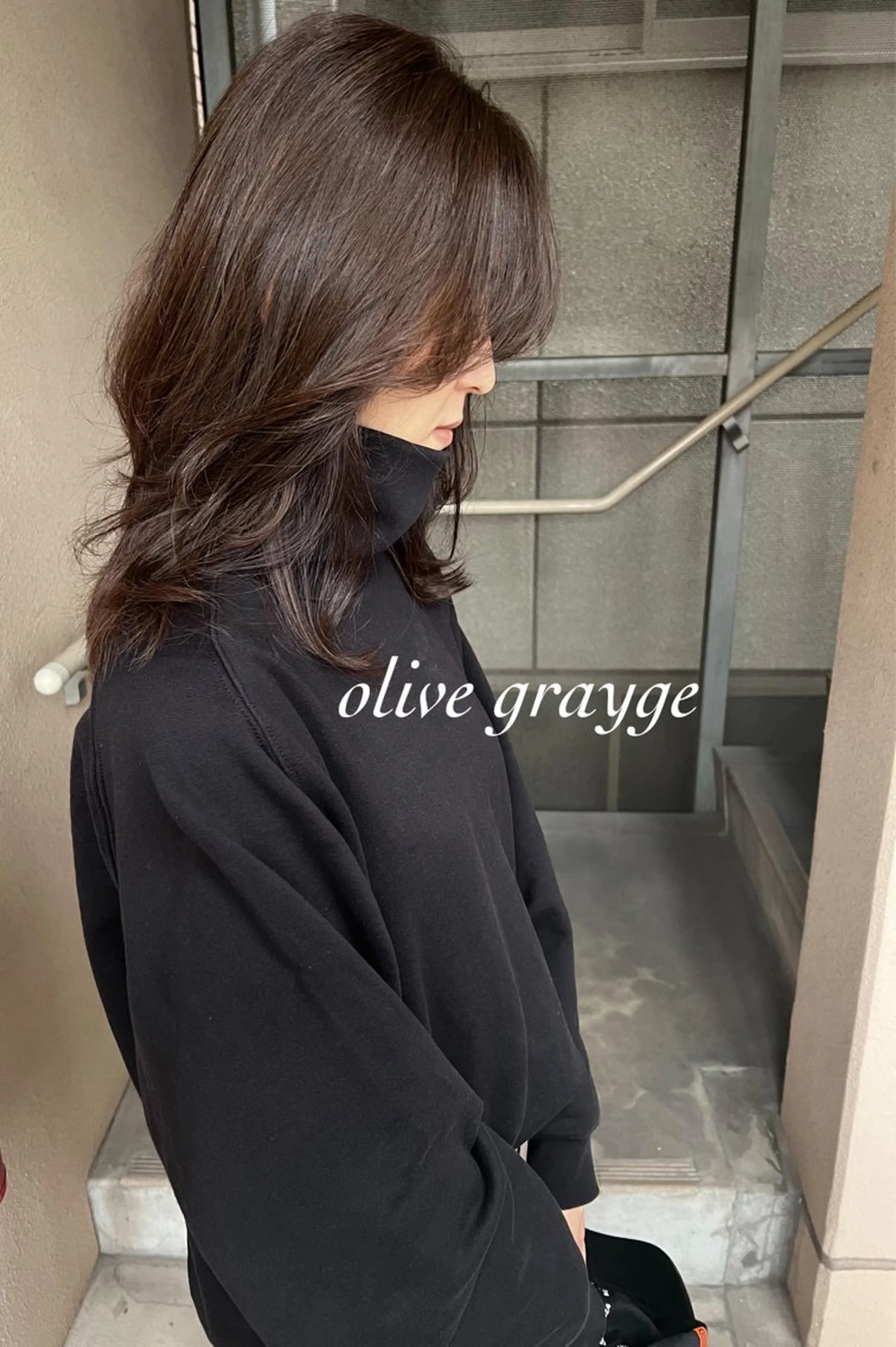ミディアム カラー ベージュカラー オリーブベージュ カット ヘアカラー トリートメント カラーパティシエ facce🌼ikoのヘアスタイル