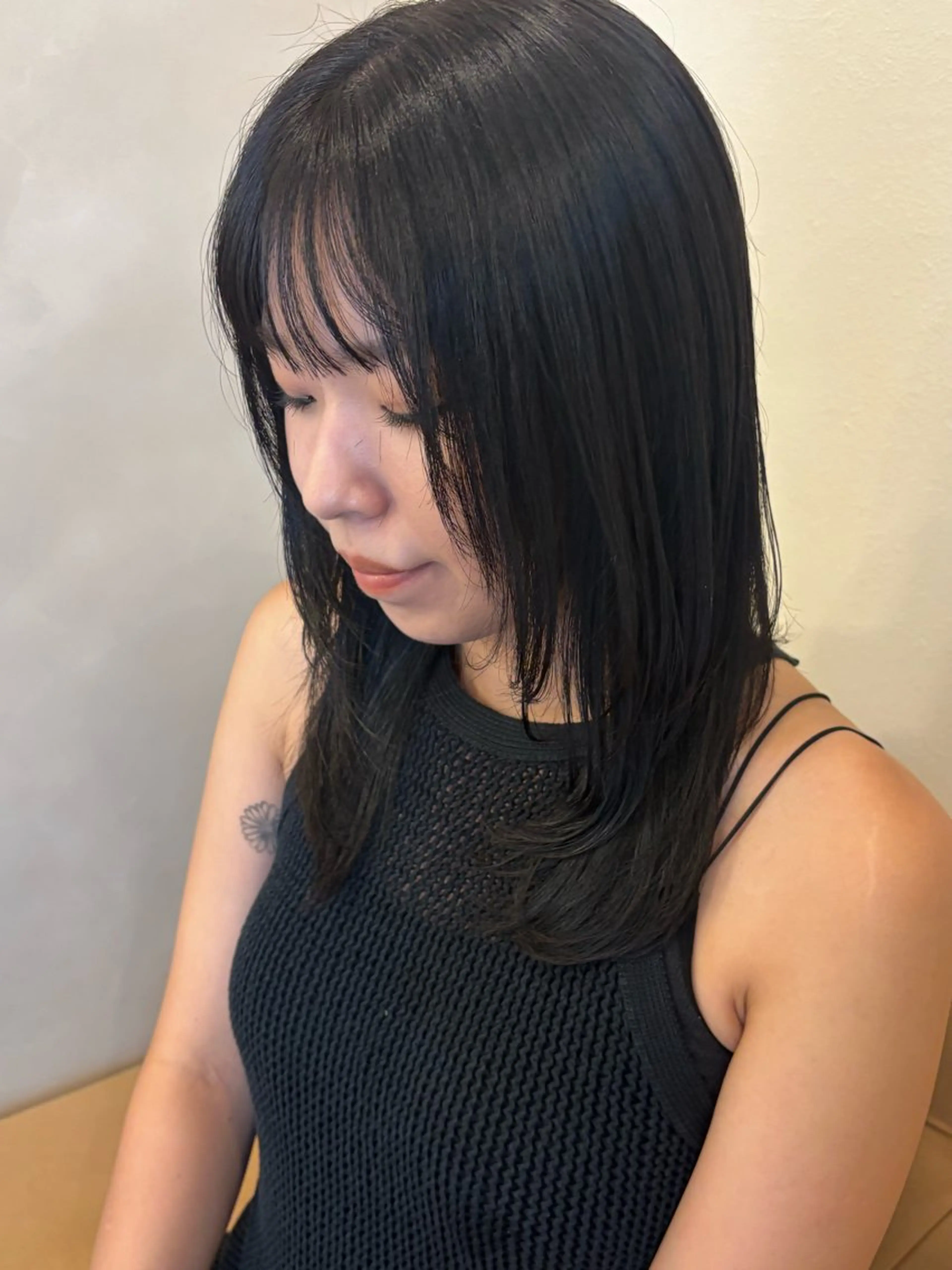ミディアム ミディアムレイヤー レイヤーカット カット シンバヒナノ/パーマ レイヤーカット/ボブのヘアスタイル