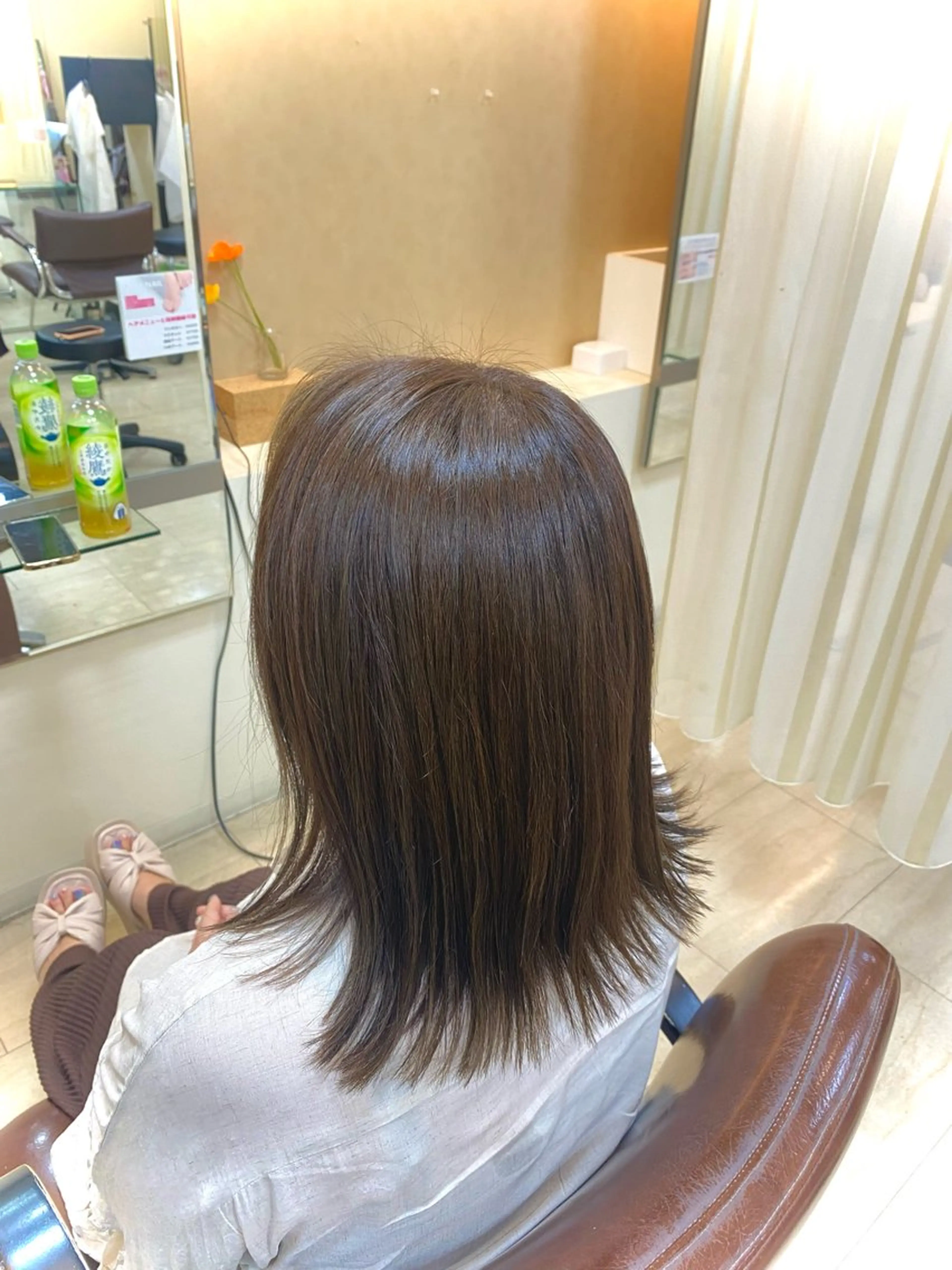 ミディアム カラー ブリーチ オリーブカラー 岸田 奈々/ 艶髪／トレンドカラーのヘアスタイル