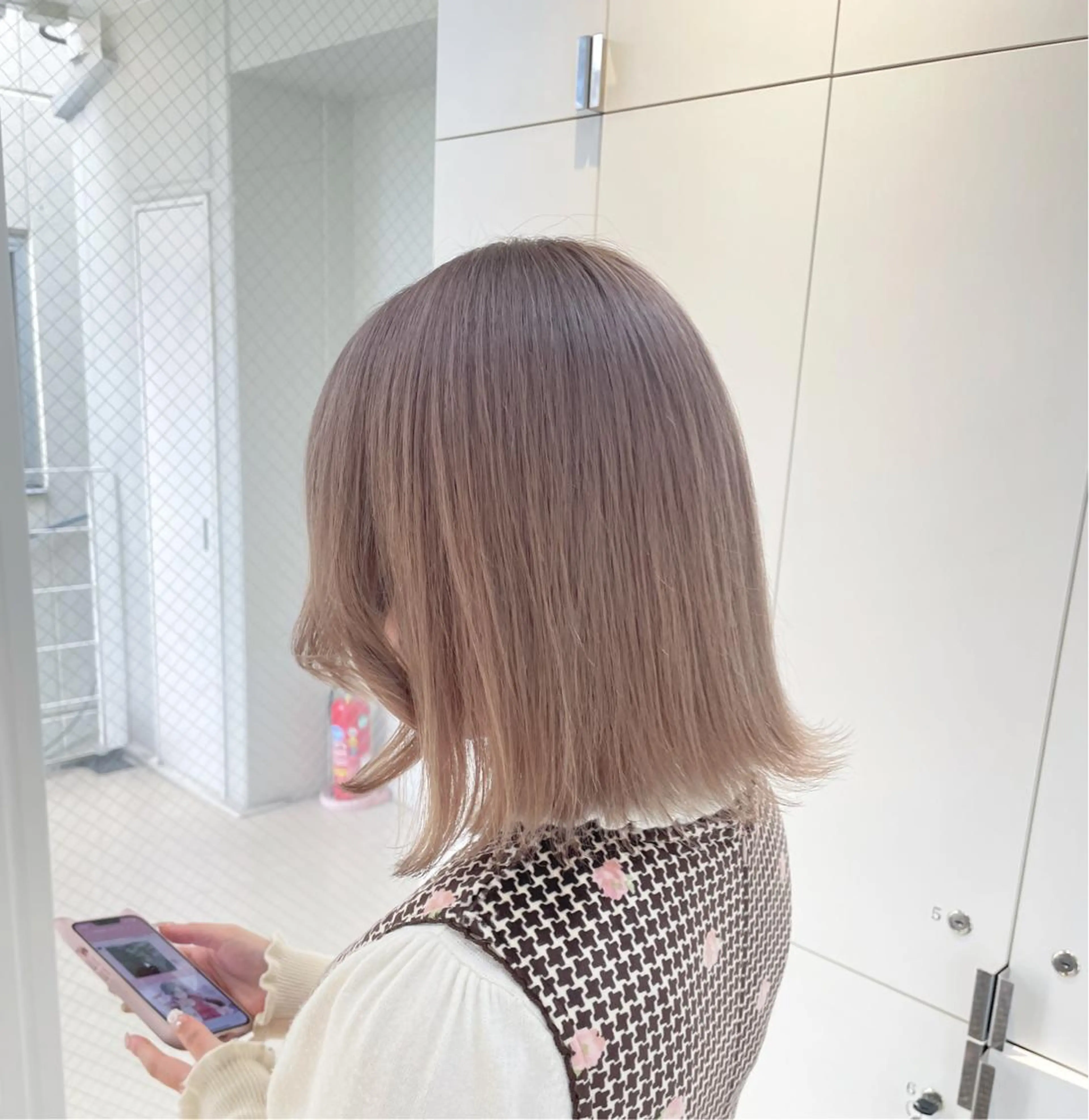 ミディアム カラー ヘアアレンジ ベージュカラー ミルクティーベージュ ヘアカラー トリートメント ヘッドスパ ヘアセット 艶髪✨寒色カラー✨ 翁長孝輔のヘアスタイル
