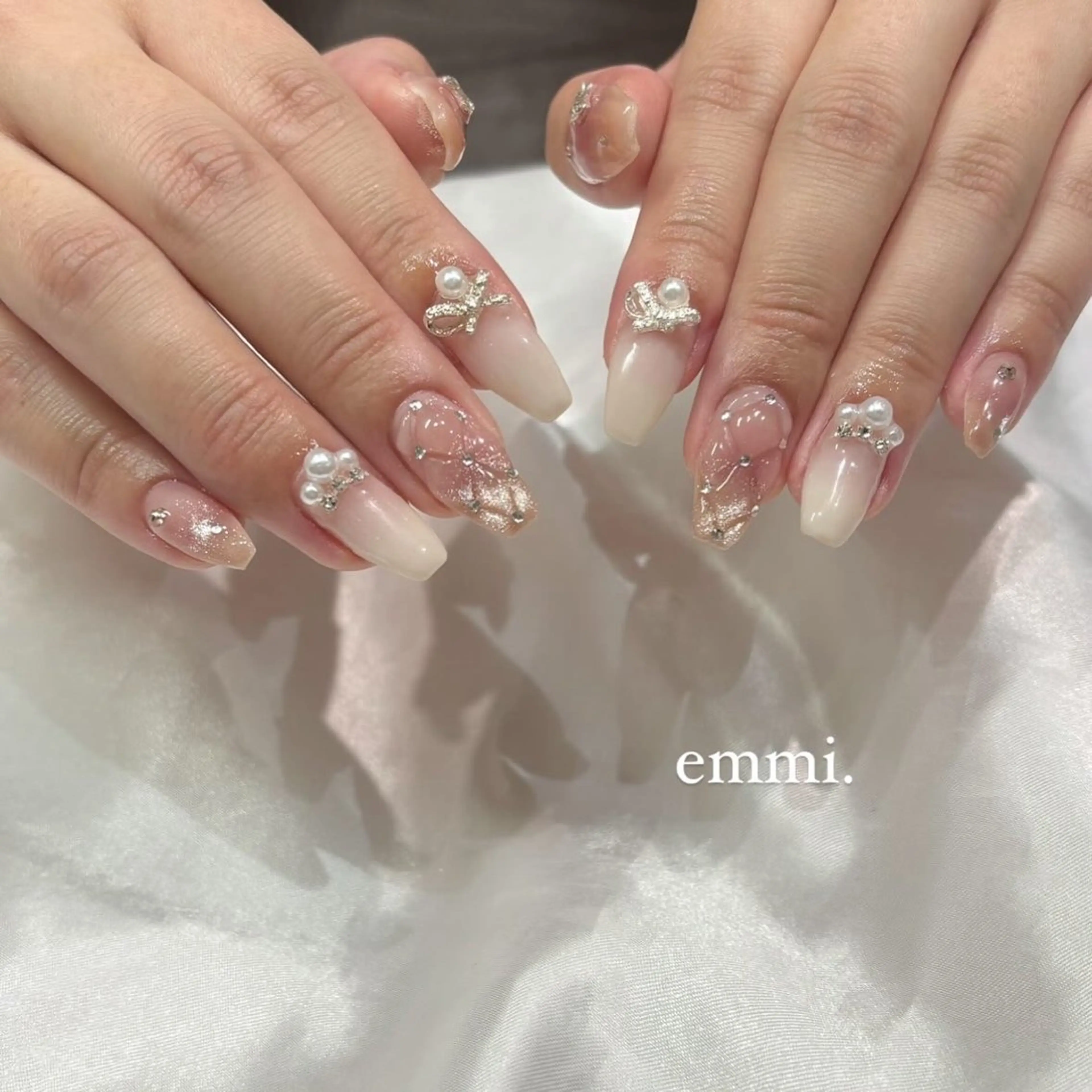 ネイル ハンドネイル GO TODAY SHAiRE SALON 表参道colore店所属・emmi nailのネイルデザイン
