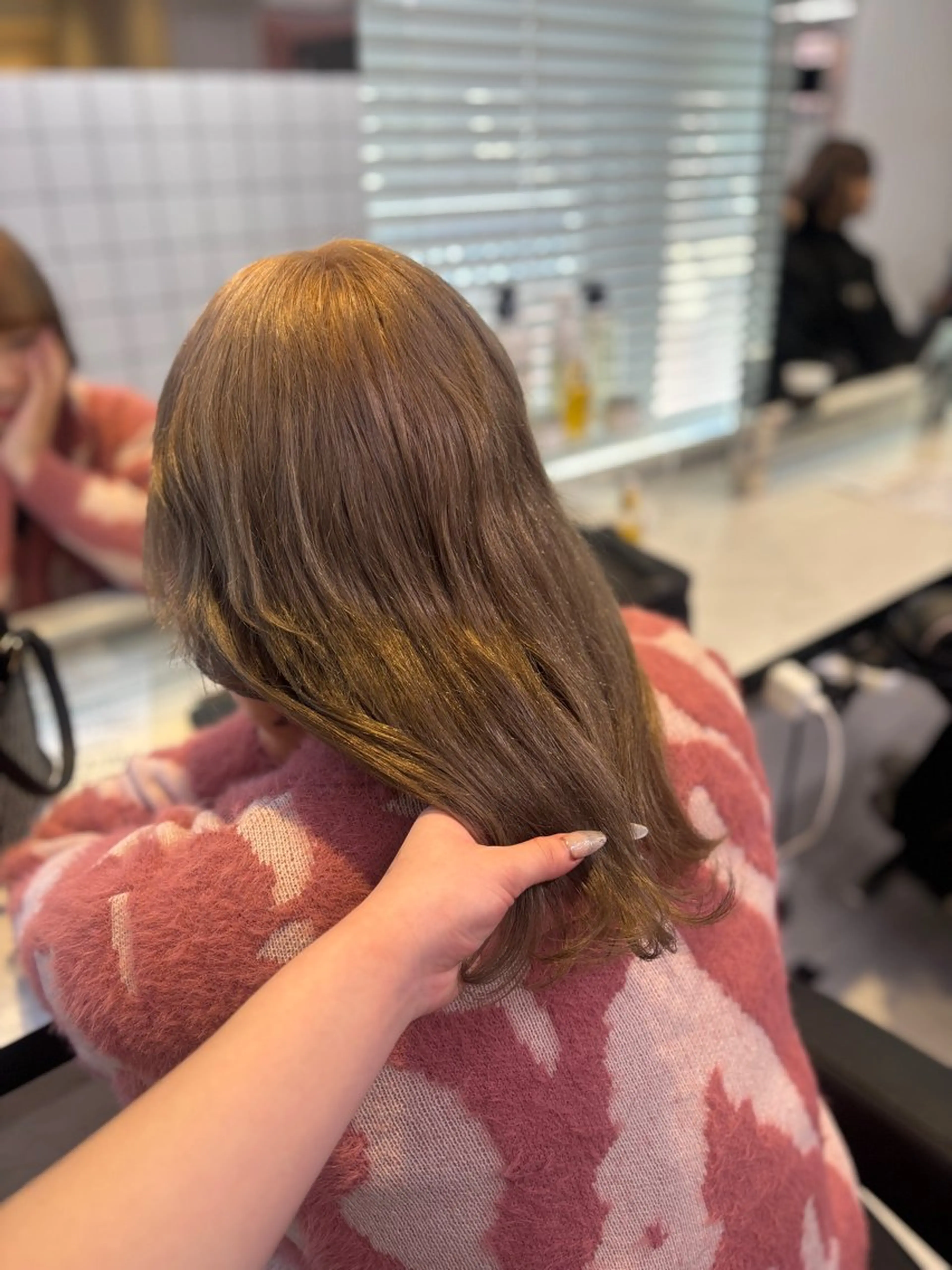 セミロング カラー ベージュカラー ブリーチ ダブルカラー ミルクティーベージュ 髪質改善 ヘアカラー 💙ハイトーン韓国風 色白ヘア💙manaのヘアスタイル