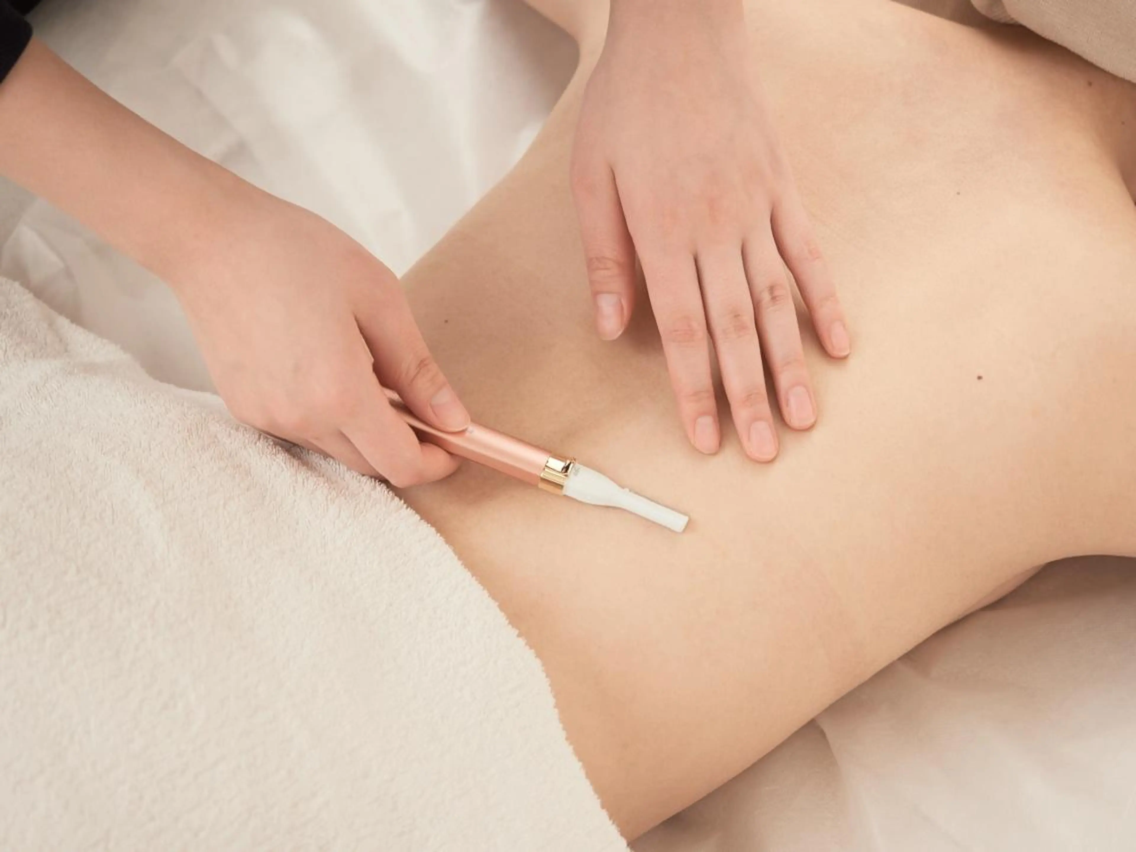 ショート カラー パーマ ヘアアレンジ メンズ キッズ ネイル マツエク・マツパ アイブロウ 学生(メンズ向け) 眉毛ワックス脱毛 学生 小顔カット Chloe-クロエ- 脱毛/フェイシャルのエステ・リラクイメージ