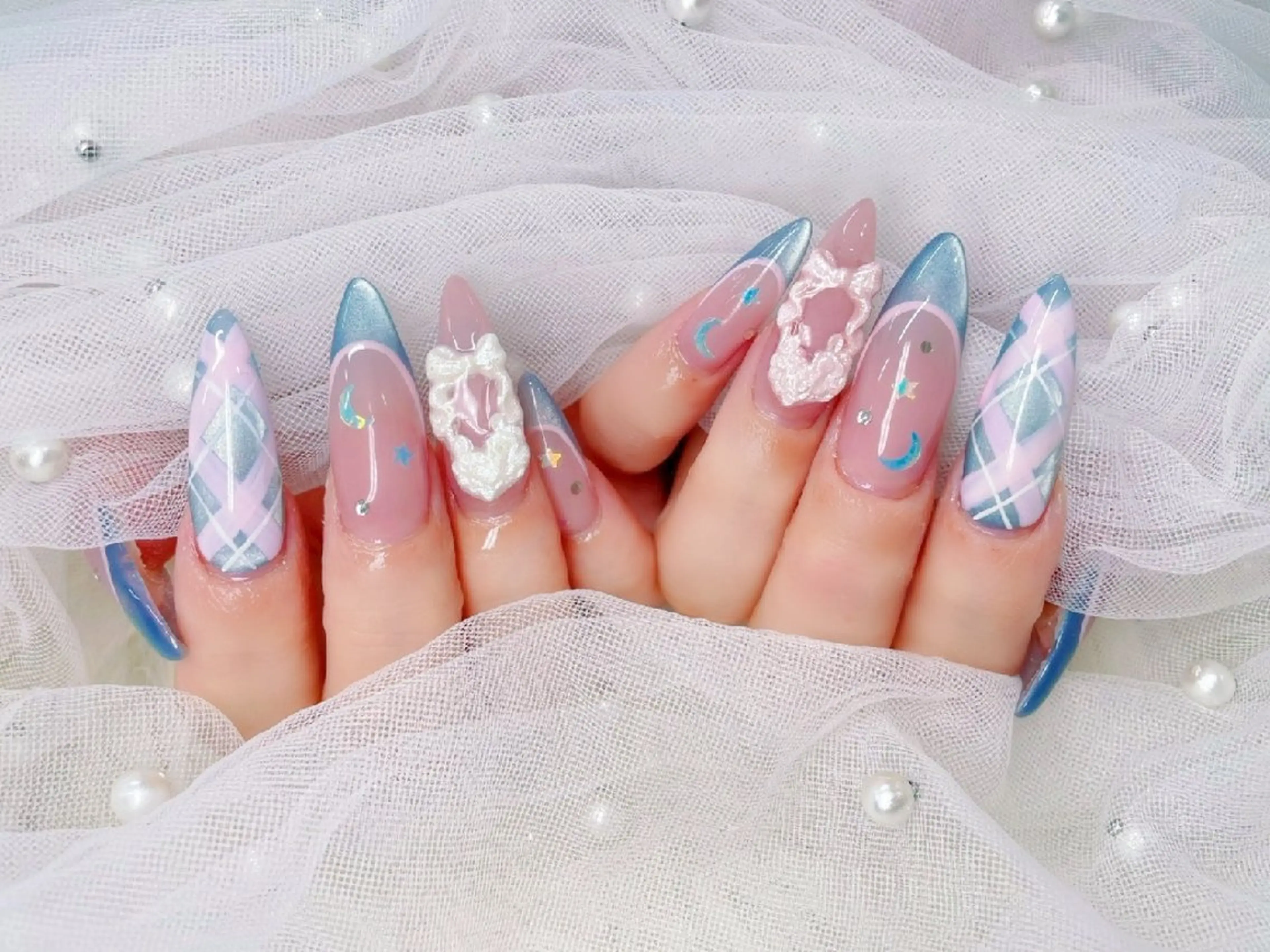 ネイル フラッシュネイル フレンチネイル キラキラネイル ラメ(グリッター) マグネットネイル Chouette Nailのネイルデザイン