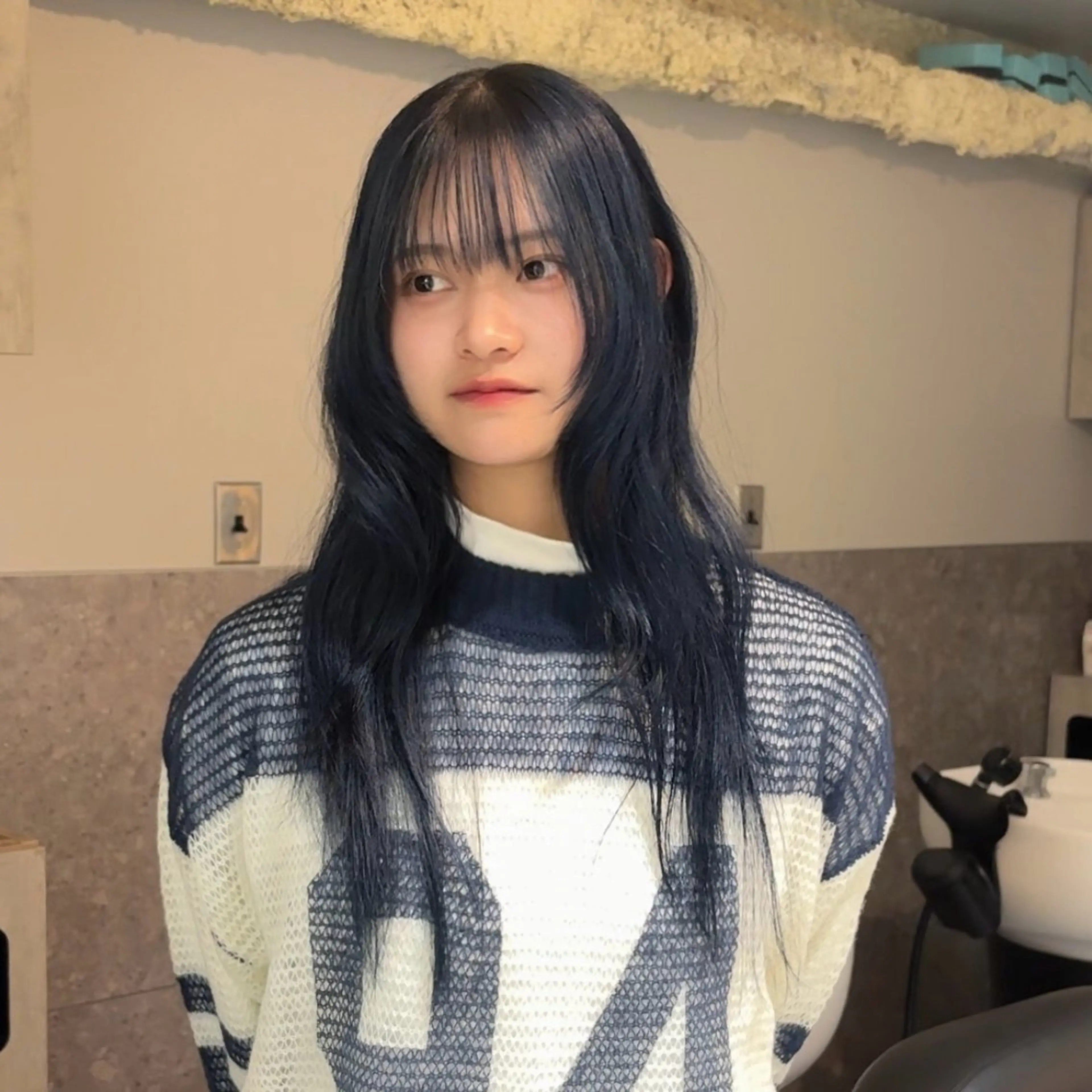 ロング カラー 黒髪 ブルーカラー ブルーブラック ハイトーンカラー ヘアカラー The Path ARENのヘアスタイル