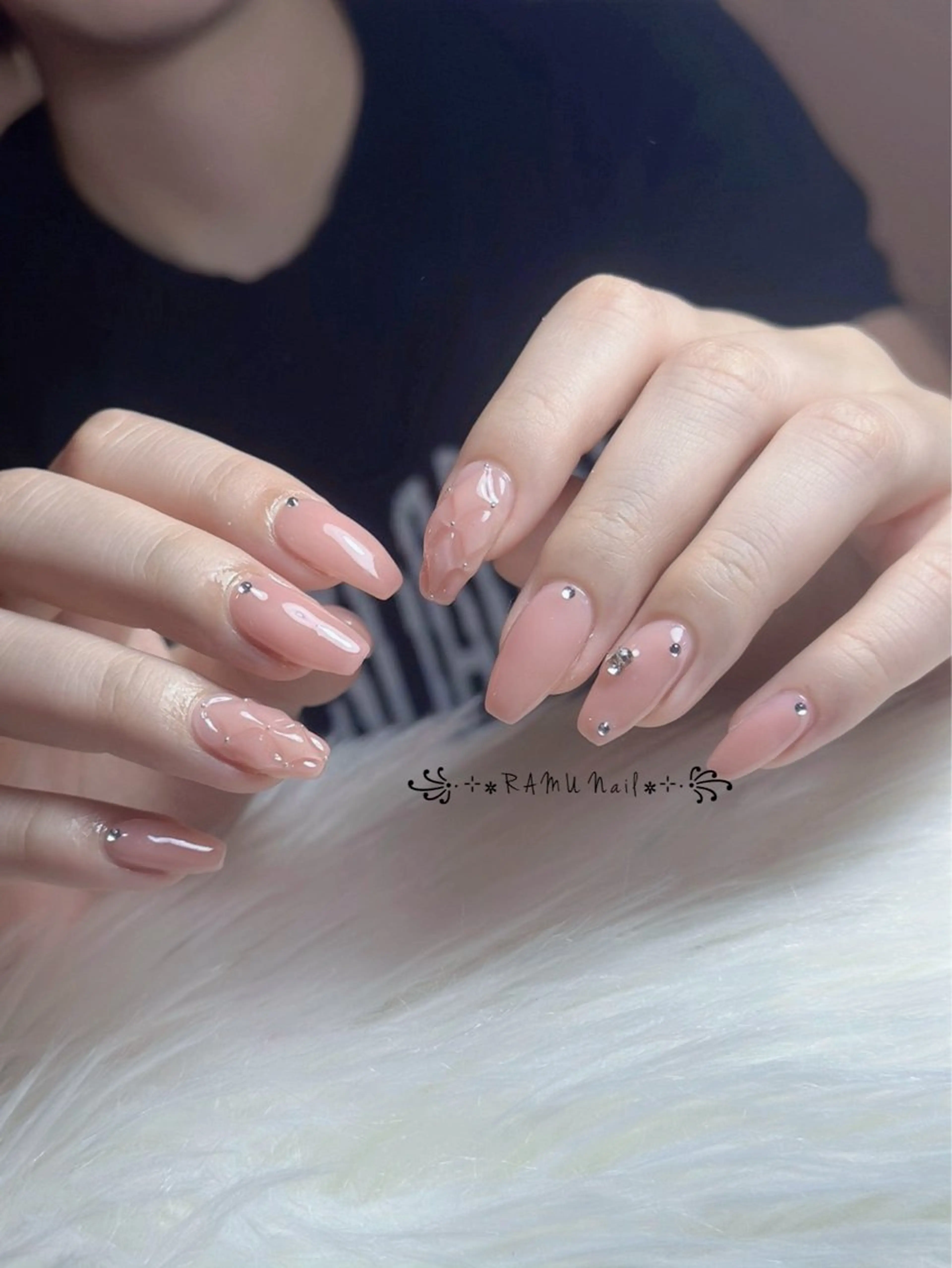 ネイル チークネイル フレンチネイル グラデーション キラキラネイル 韓国ネイル ハンドネイル RAMU_Nail 池袋店のネイルデザイン