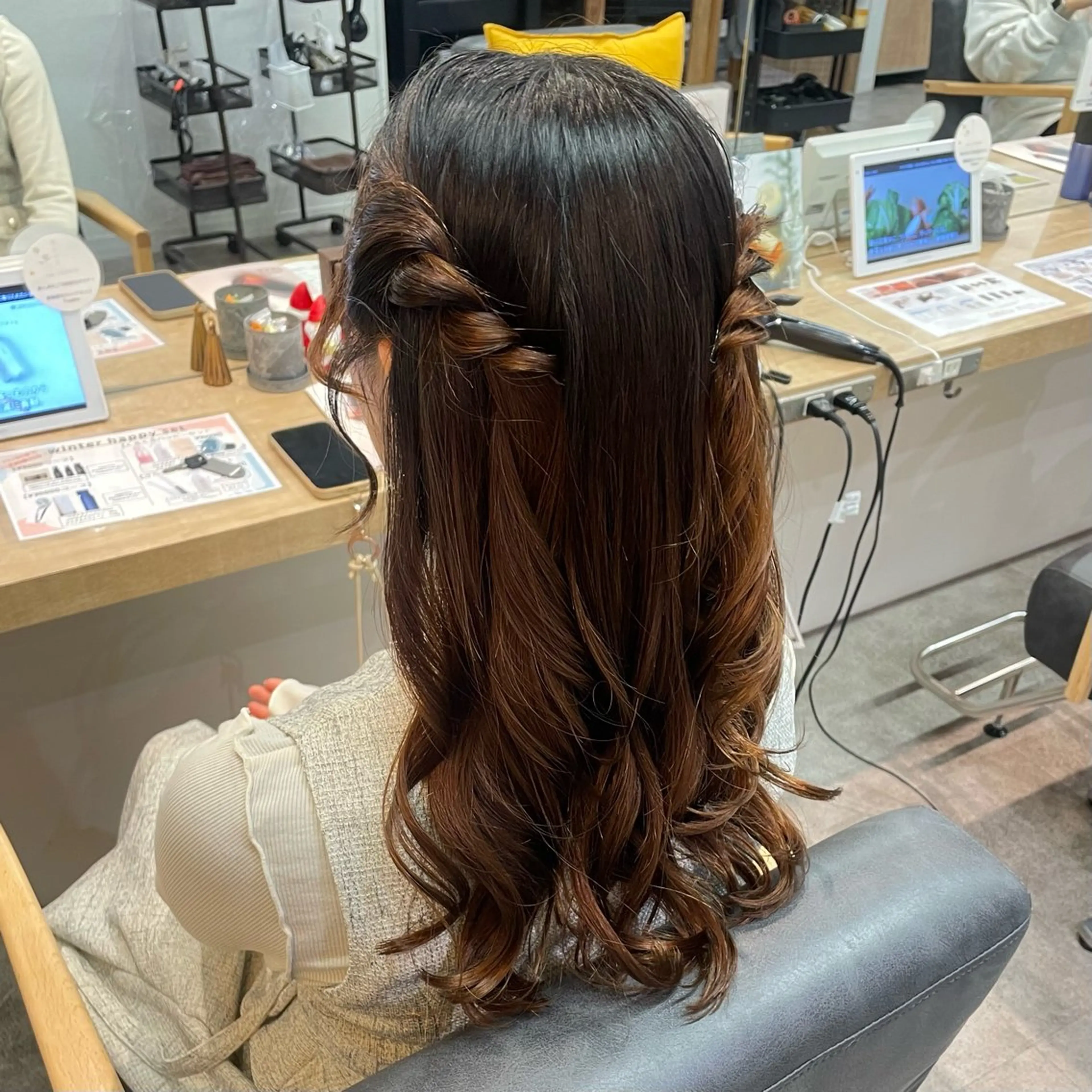 ヘアアレンジ ヘアセット 艶感カラー/髪質改善 /縮毛矯正/airiのヘアスタイル