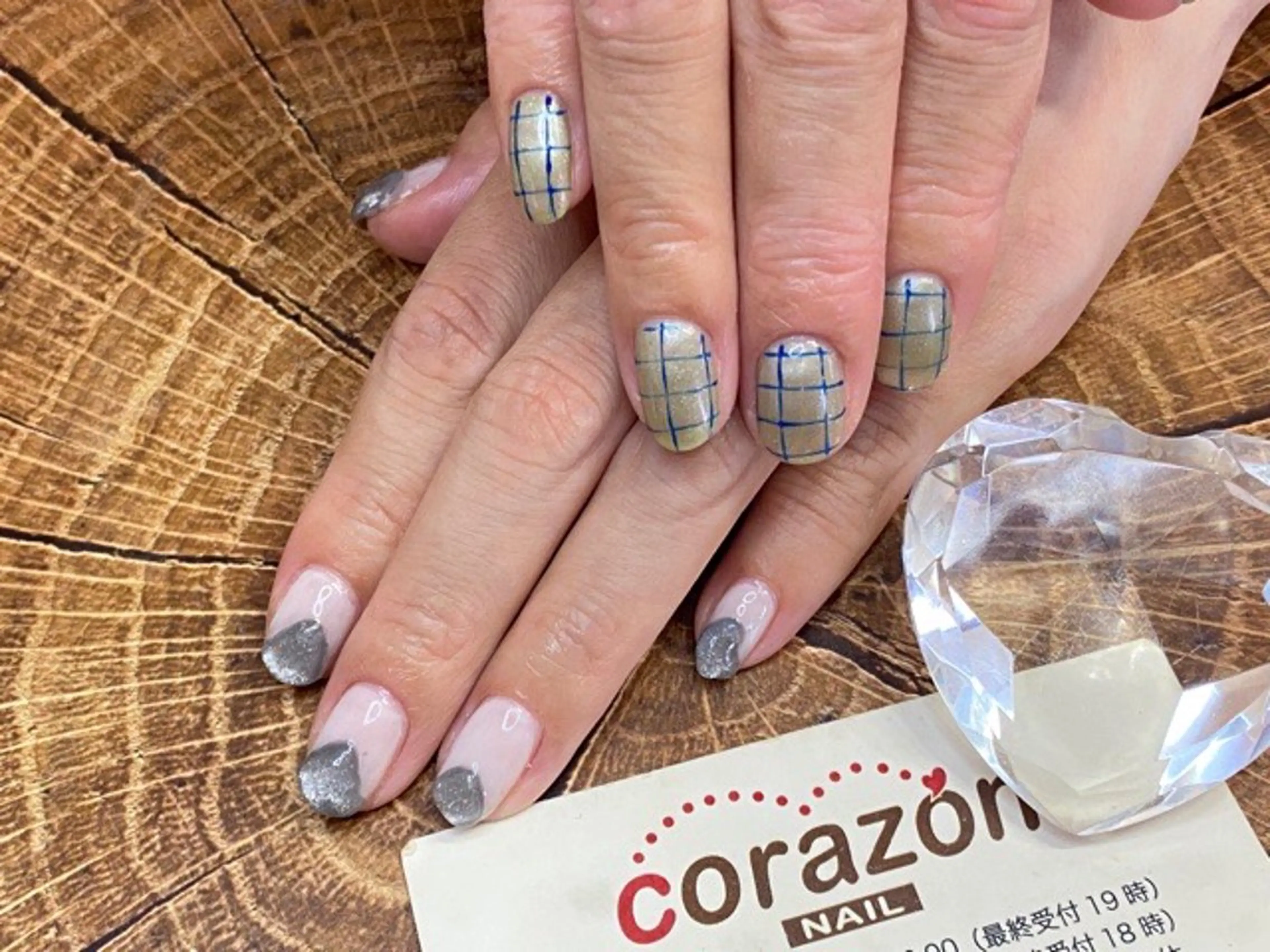 ネイル アートネイル ブルー グリーン マグネットネイル ぷっくりネイル corazon所属・ネイリスト aicoのネイルデザイン