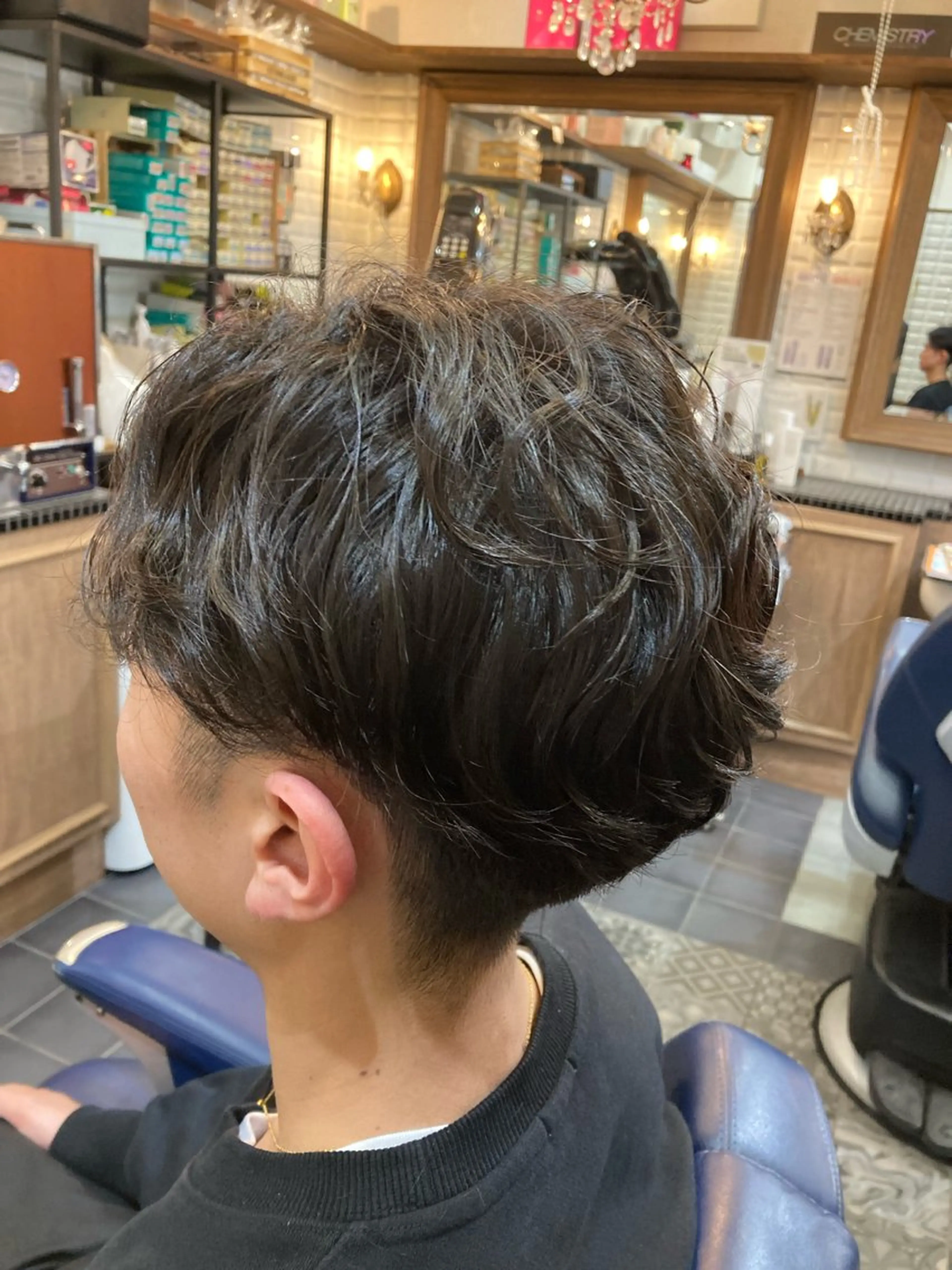 ミディアム メンズ ミディアムパーマ センターパート メンズパーマ ルピナス中田店長 山口大地のヘアスタイル