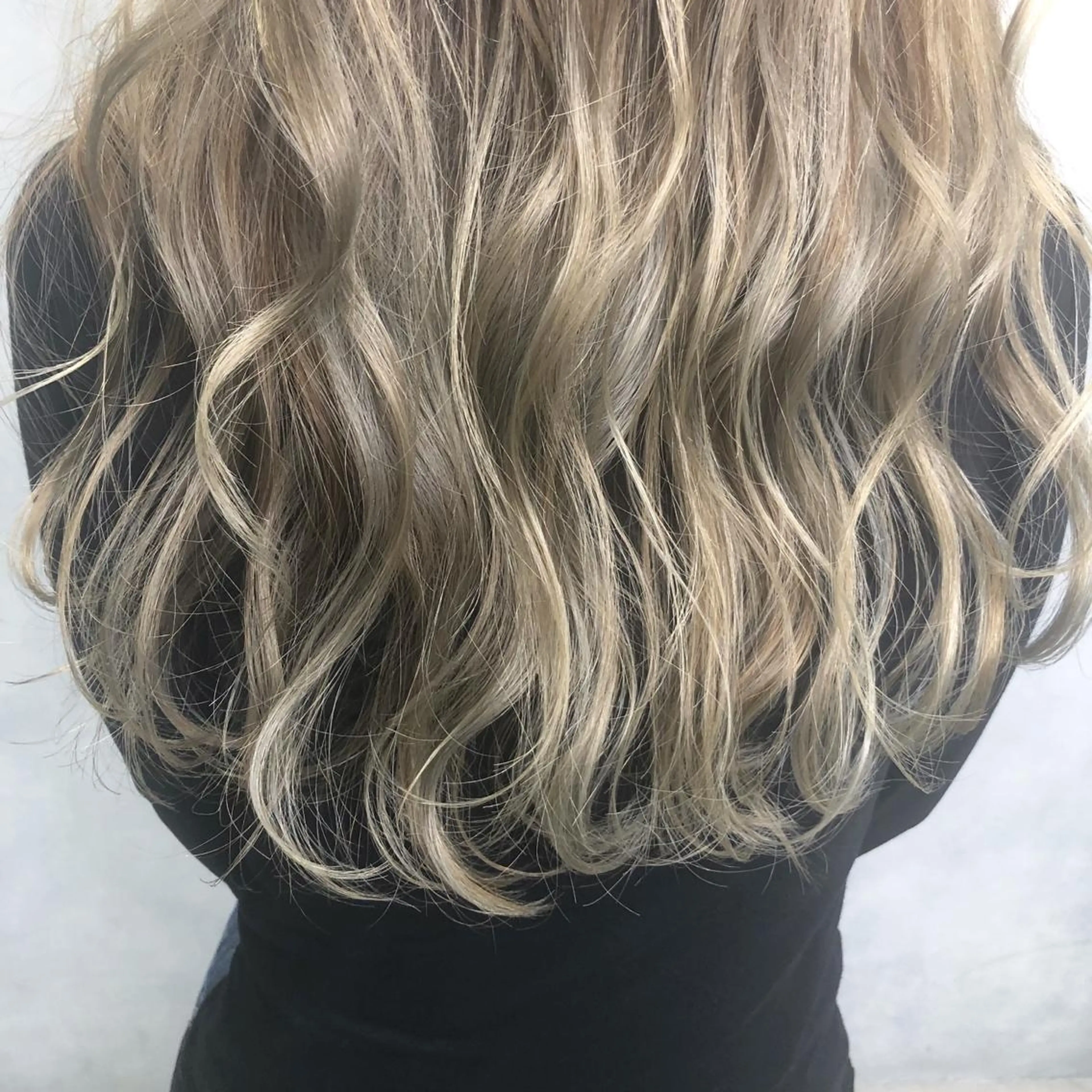 ロング カラー バレイヤージュ グラデーションカラー レイヤーカット ORIKA 美容室のヘアスタイル