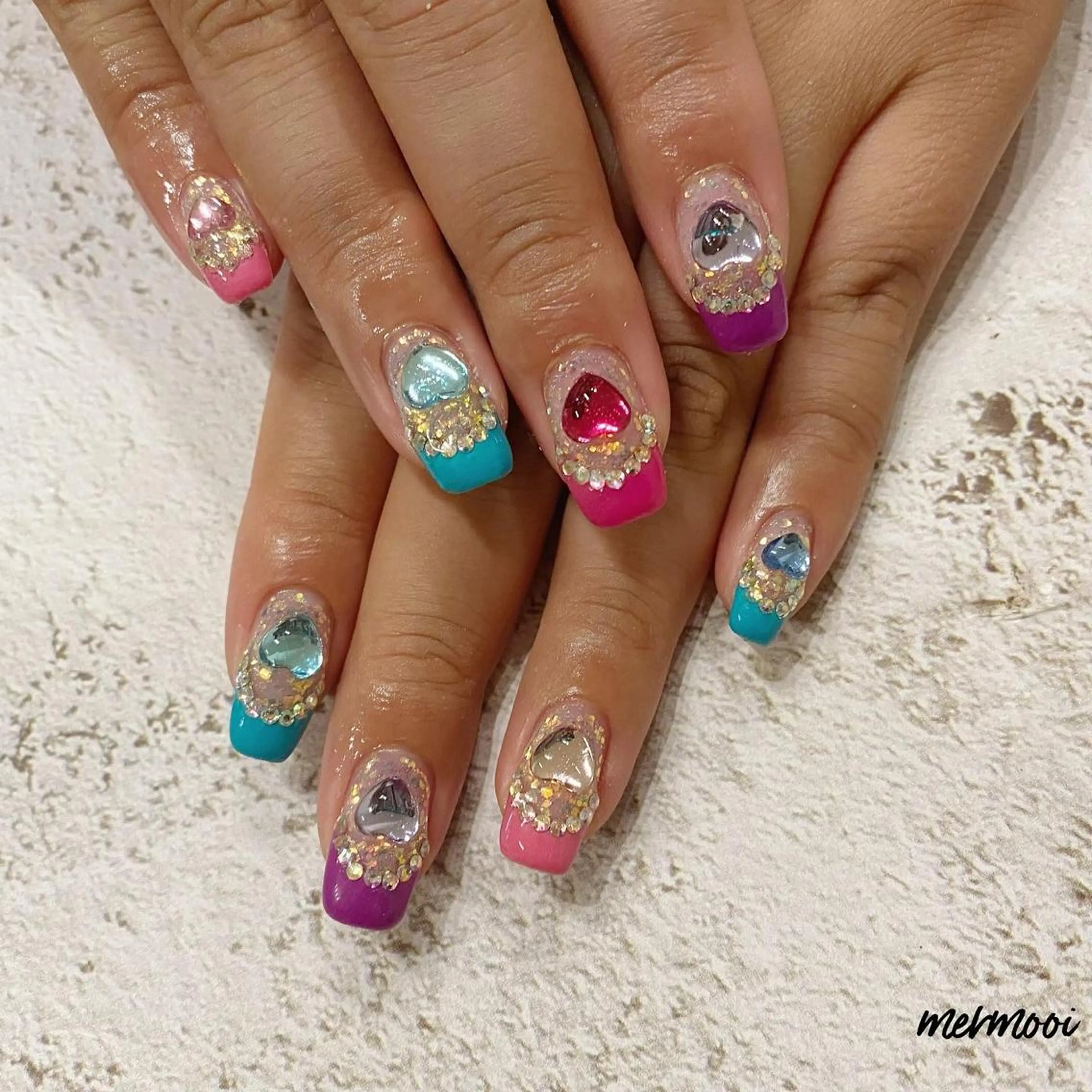 ネイル フレンチネイル ハート キラキラネイル 韓国ネイル ラメ(グリッター) ハンドネイル mermooi nailのネイルデザイン