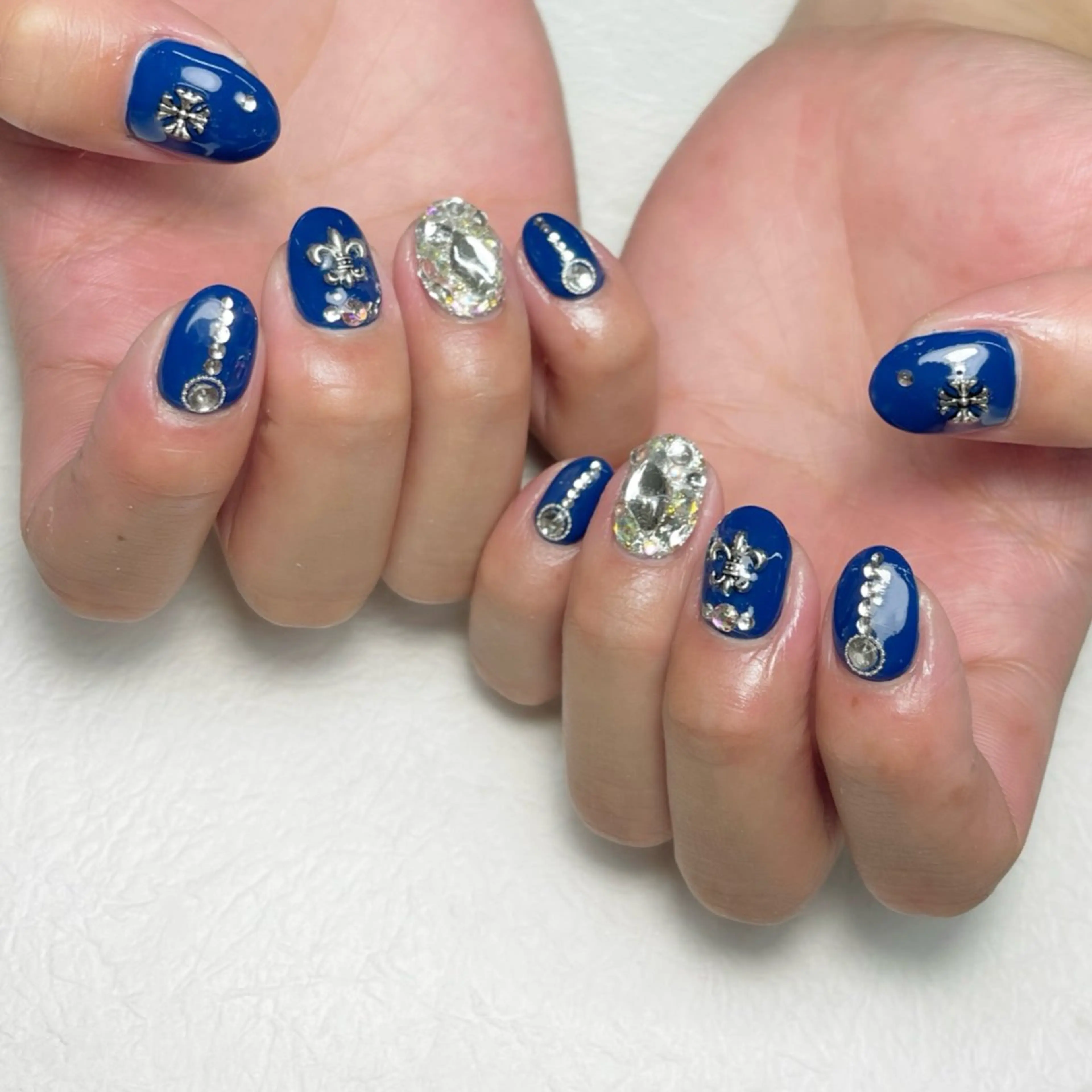 ネイル アートネイル ブルー フットネイル ジェルネイル キラキラネイル ハンドネイル Y nail なんば堀江店のネイルデザイン