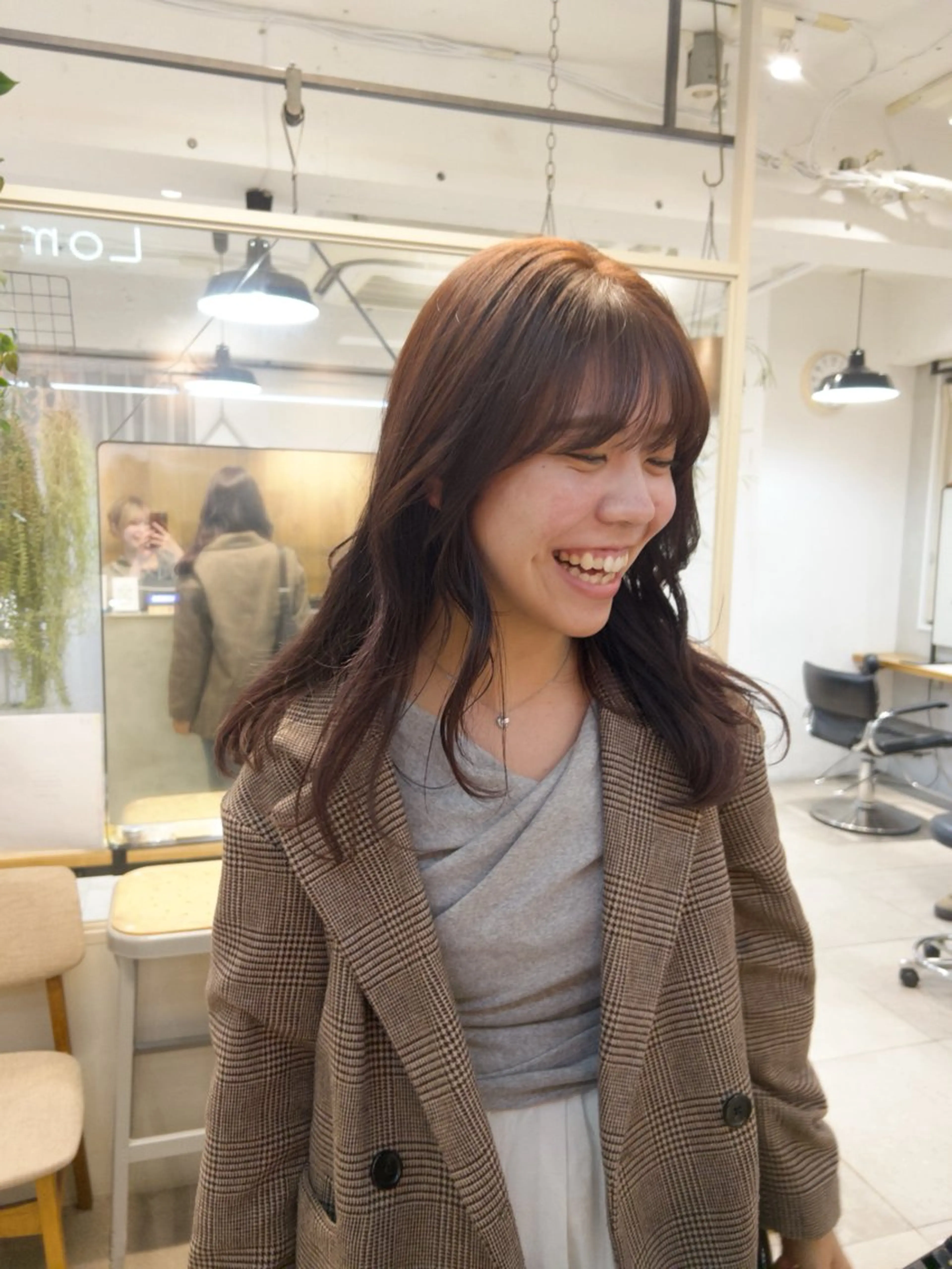 セミロング カラー カット ヘアカラー Lomalia Moemiのヘアスタイル