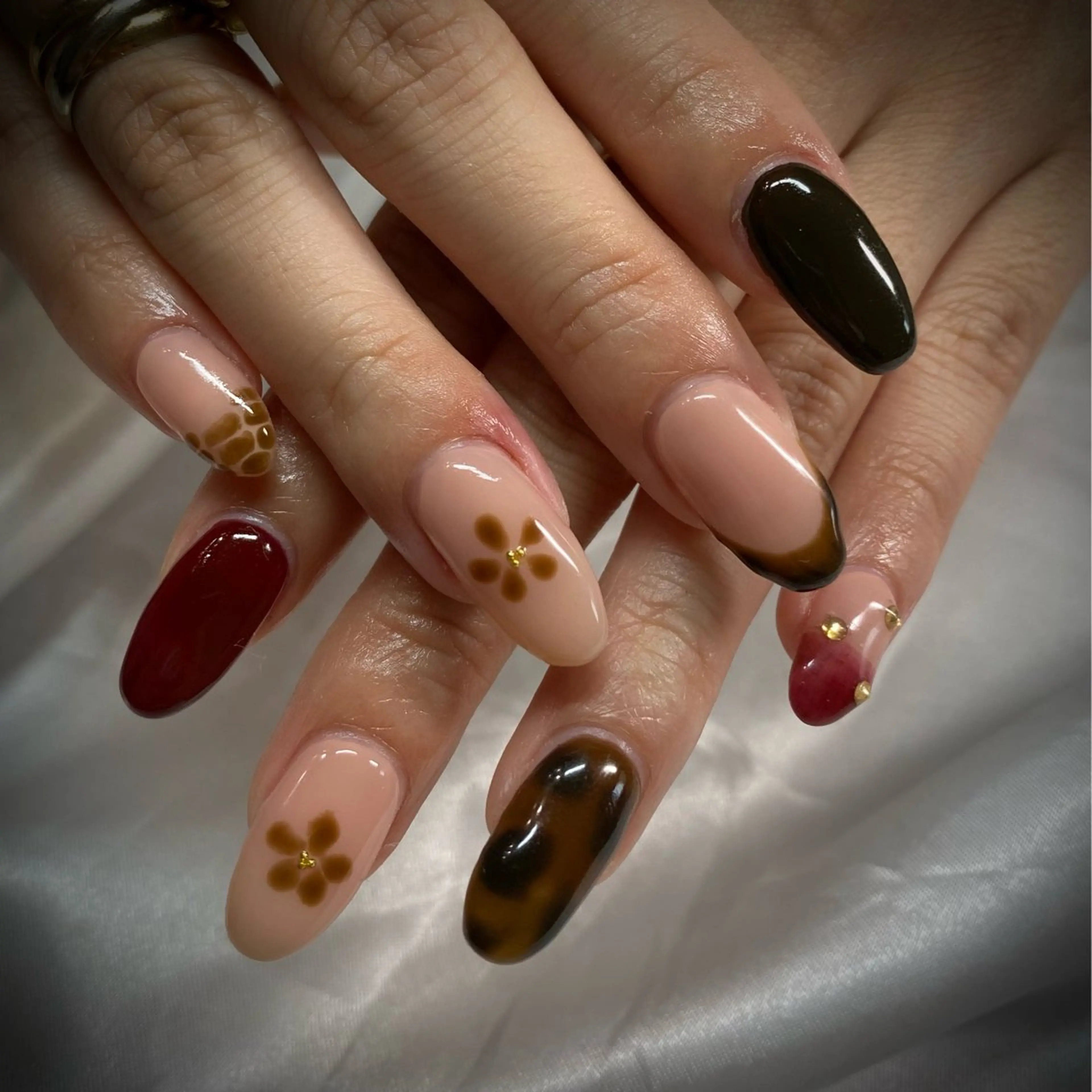 ネイル ハンドネイル デコパーツが得意♪ ネイル/眉毛/エステの眉毛・アイブロウイメージ