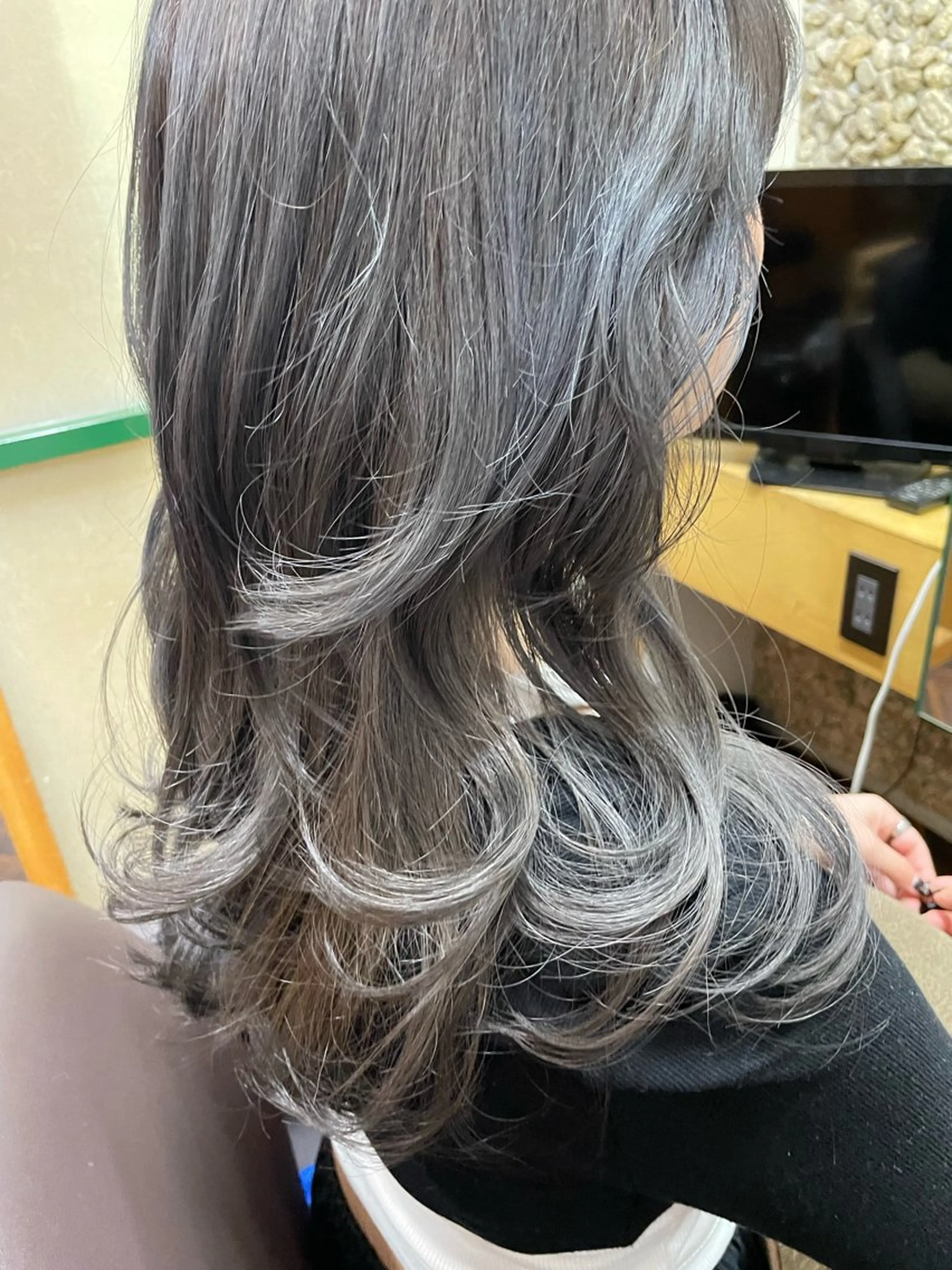 ロング カラー グレージュ katae sayoriのヘアスタイル