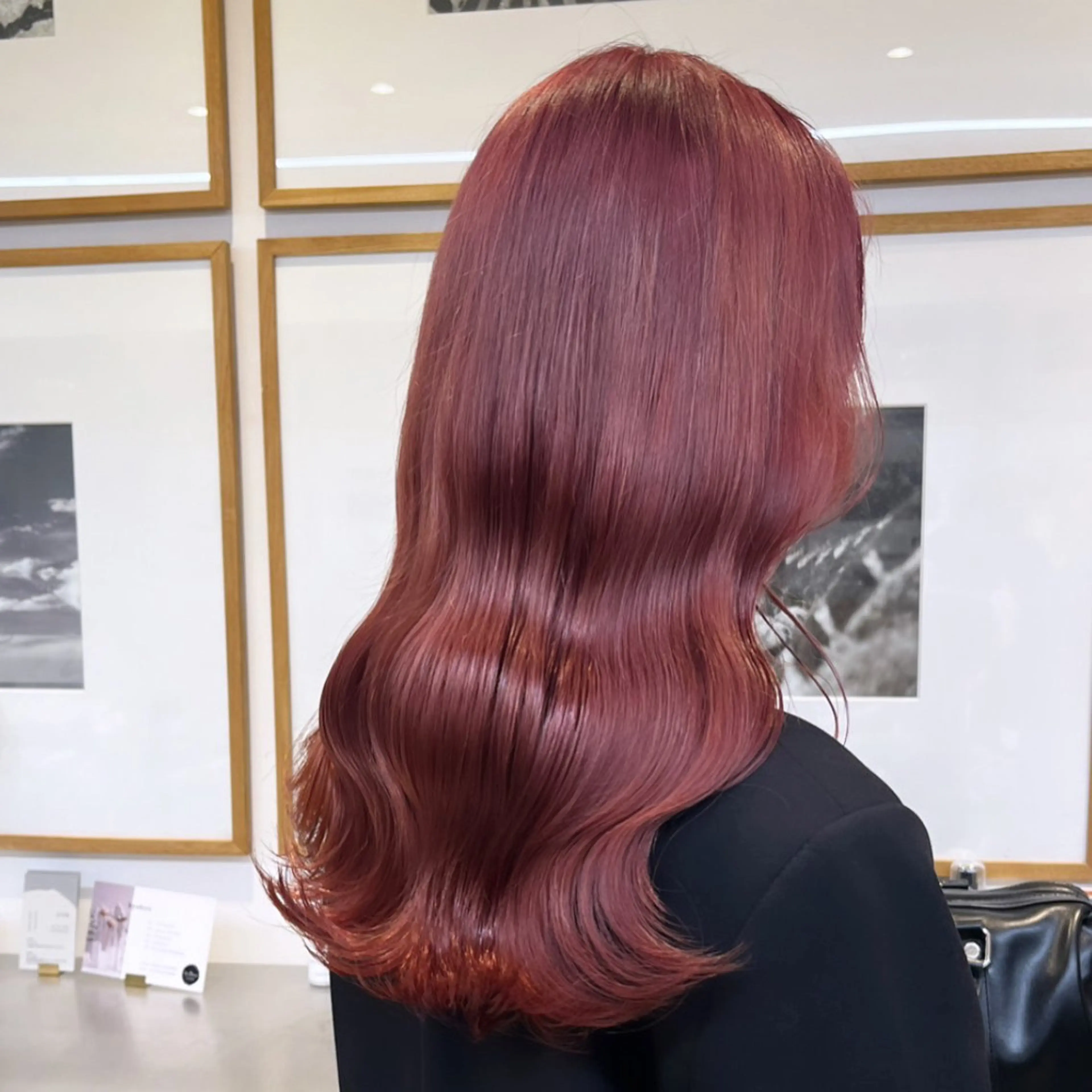 セミロング カラー カシス ピンクカラー ローズカラー ヘアカラー トリートメント ヘッドスパ ヘアセット カジュアルを女っぽく 𝗮𝘆𝗮𝗰𝗼のヘアスタイル