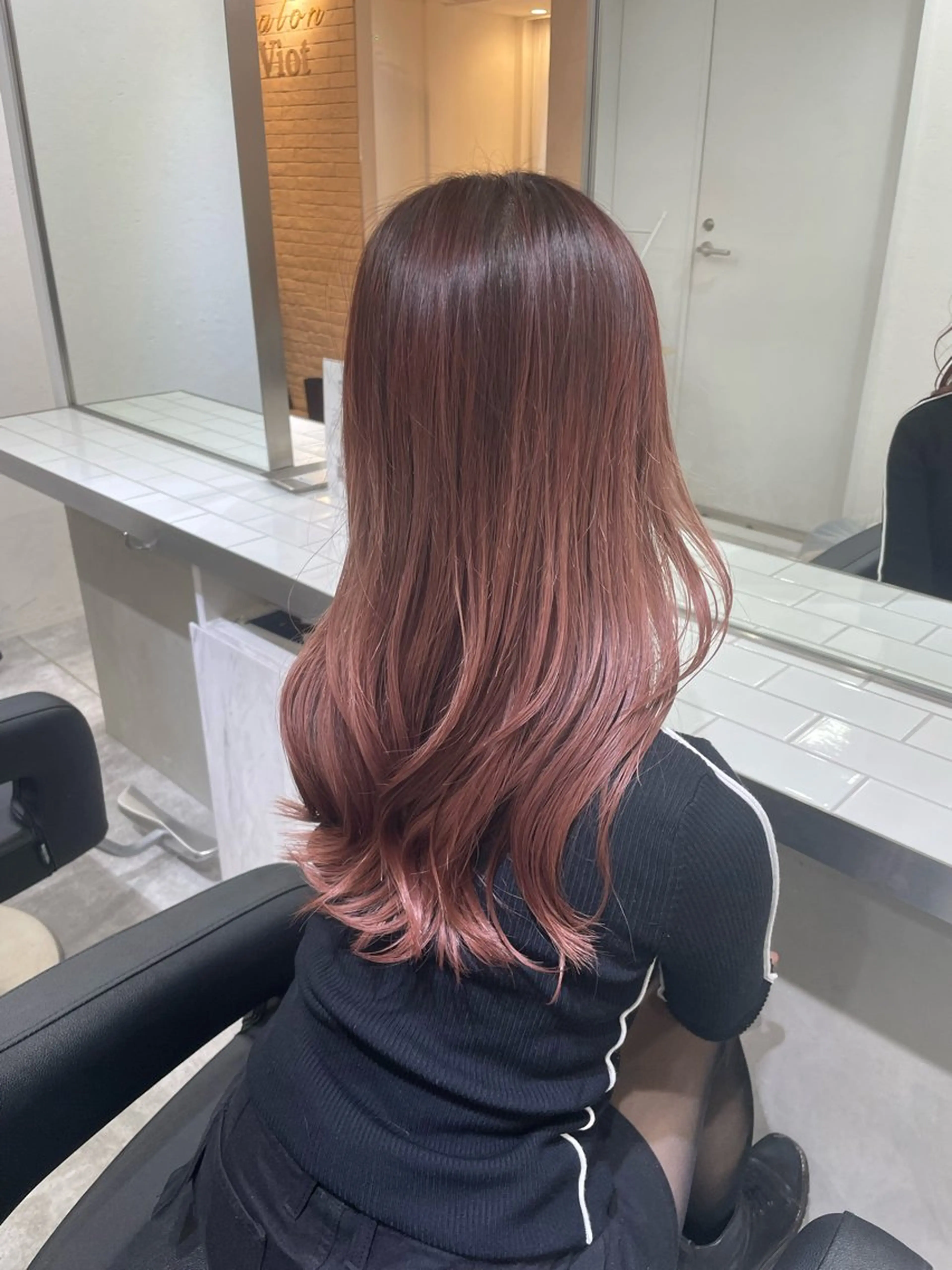 セミロング カラー、スパニスト 藤原凜香のヘアスタイル