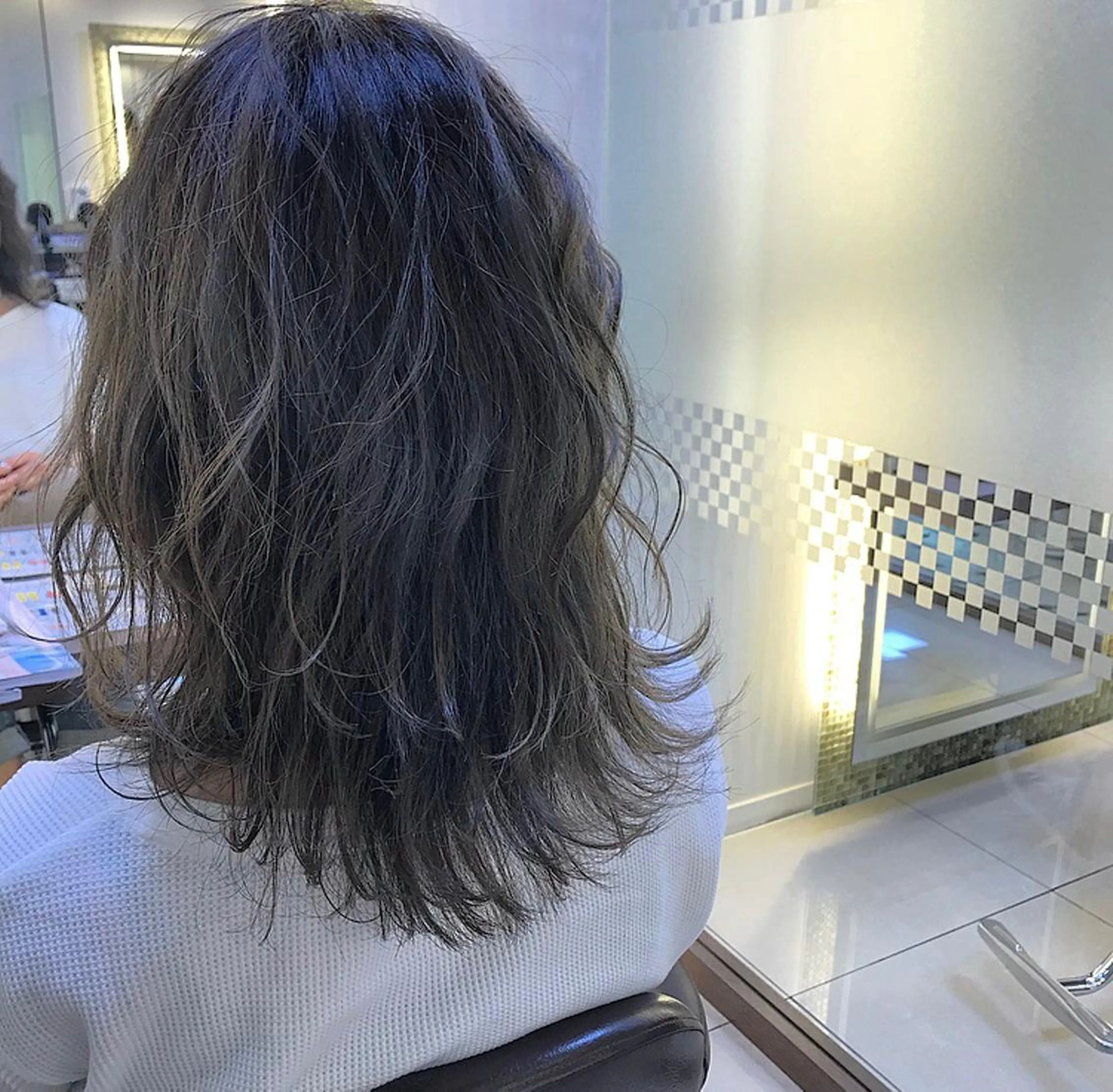セミロング カラー ヘアアレンジ 似合わせカットカラー ♡佐藤捺美のヘアスタイル