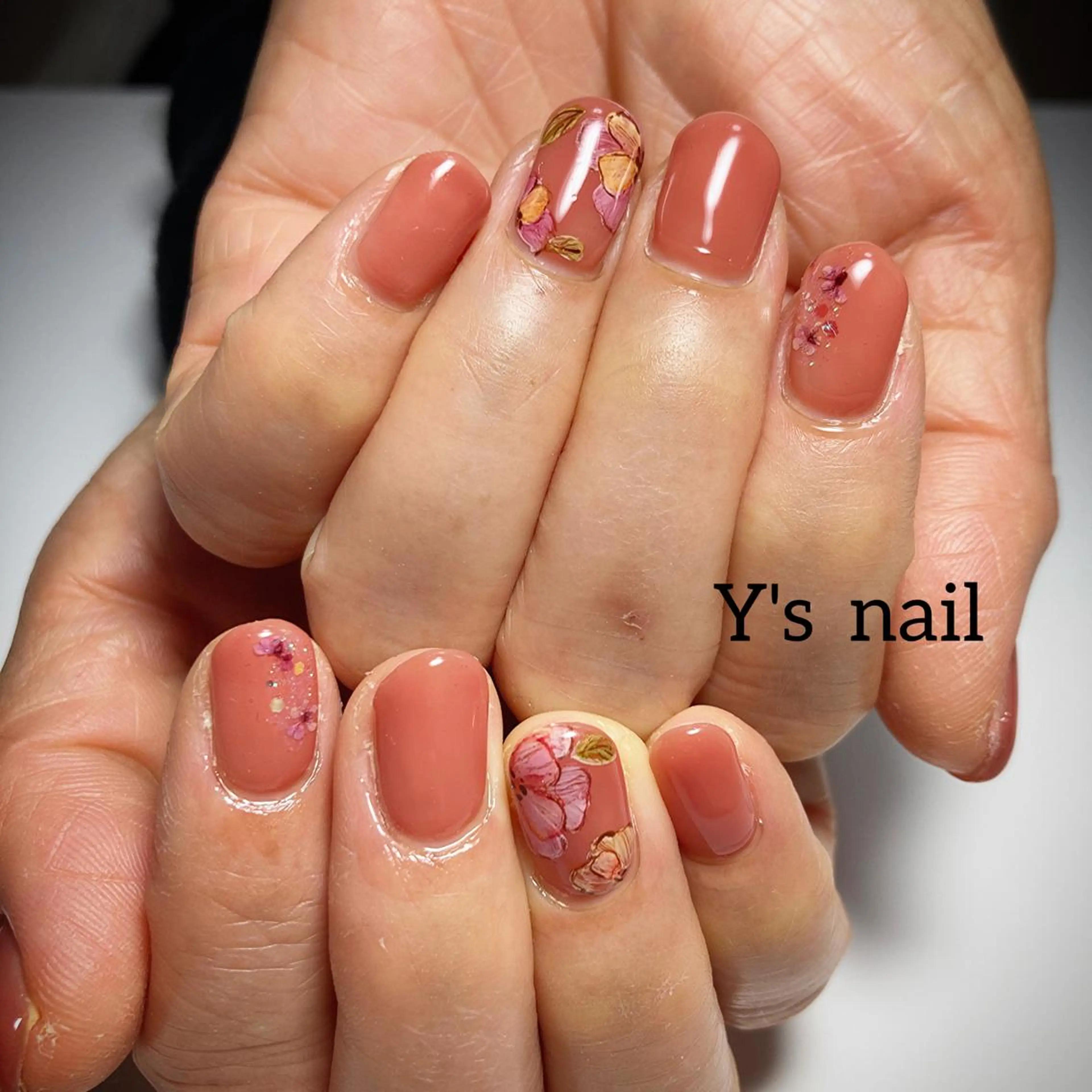 ネイル フラワーネイル ハンドネイル 手書きが得意🖌️ Y’s  nailのネイルデザイン