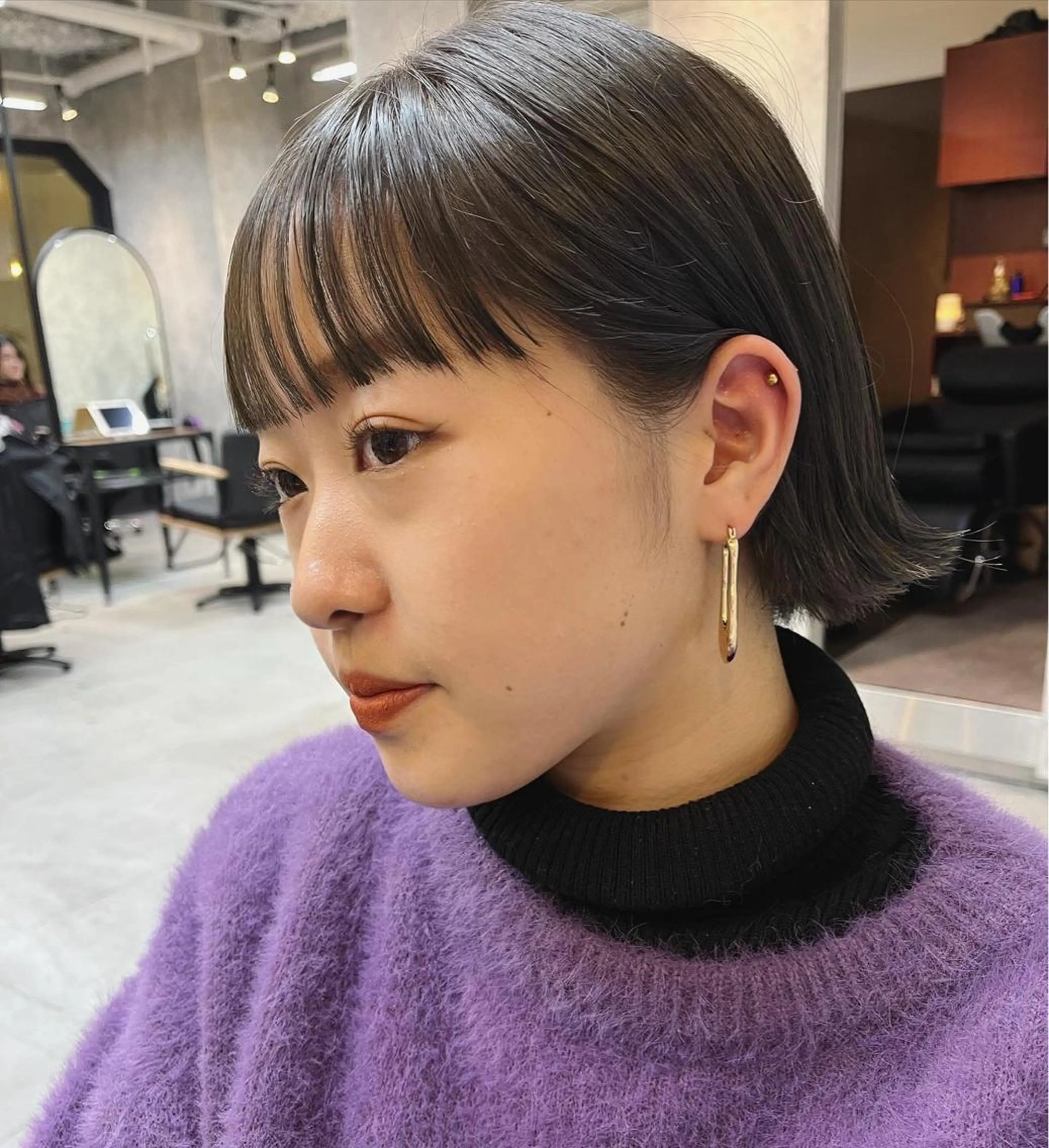 ショート カラー グレージュ カーキグレージュ YURIA .のヘアスタイル