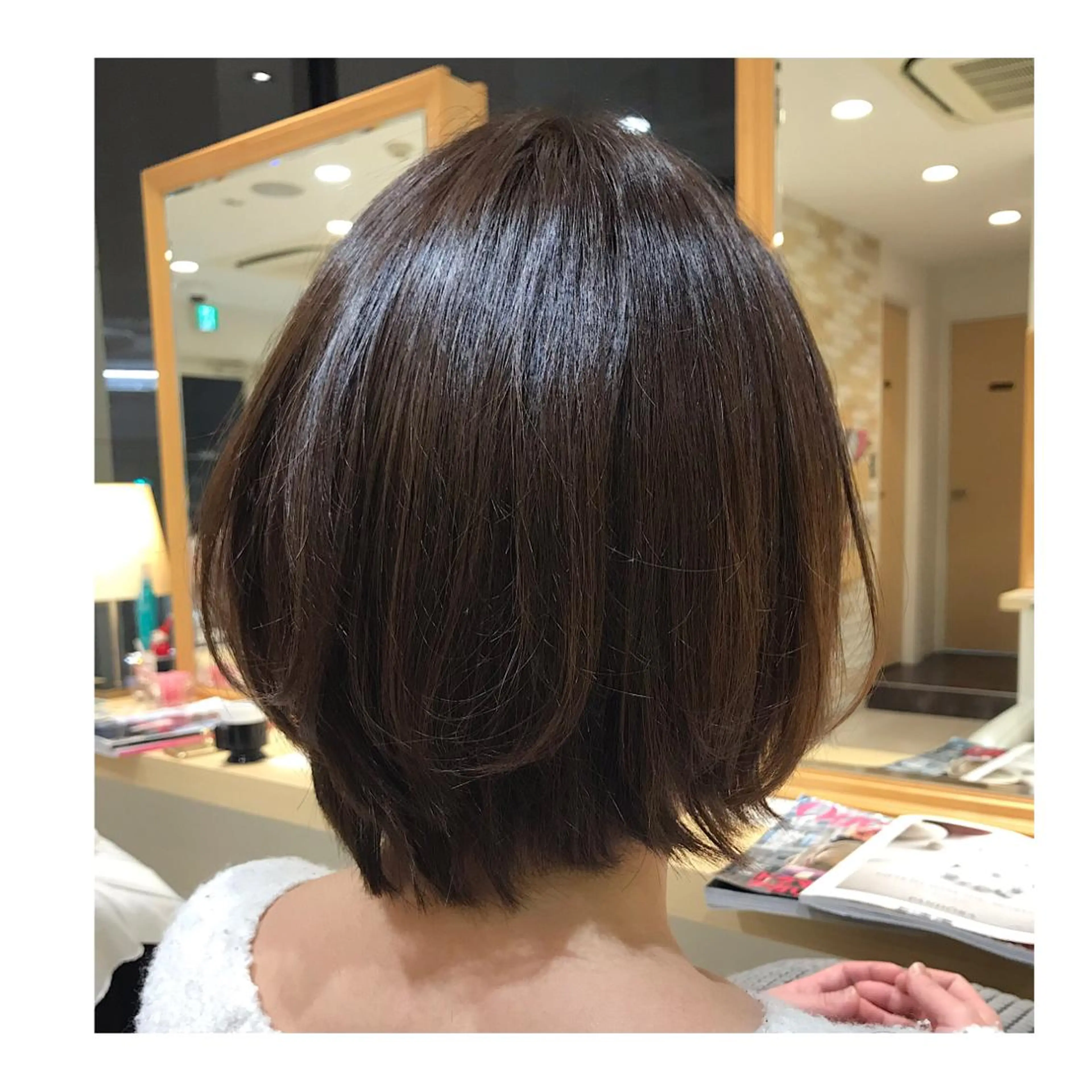 ミディアム 30代からの大人 ショートのヘアスタイル