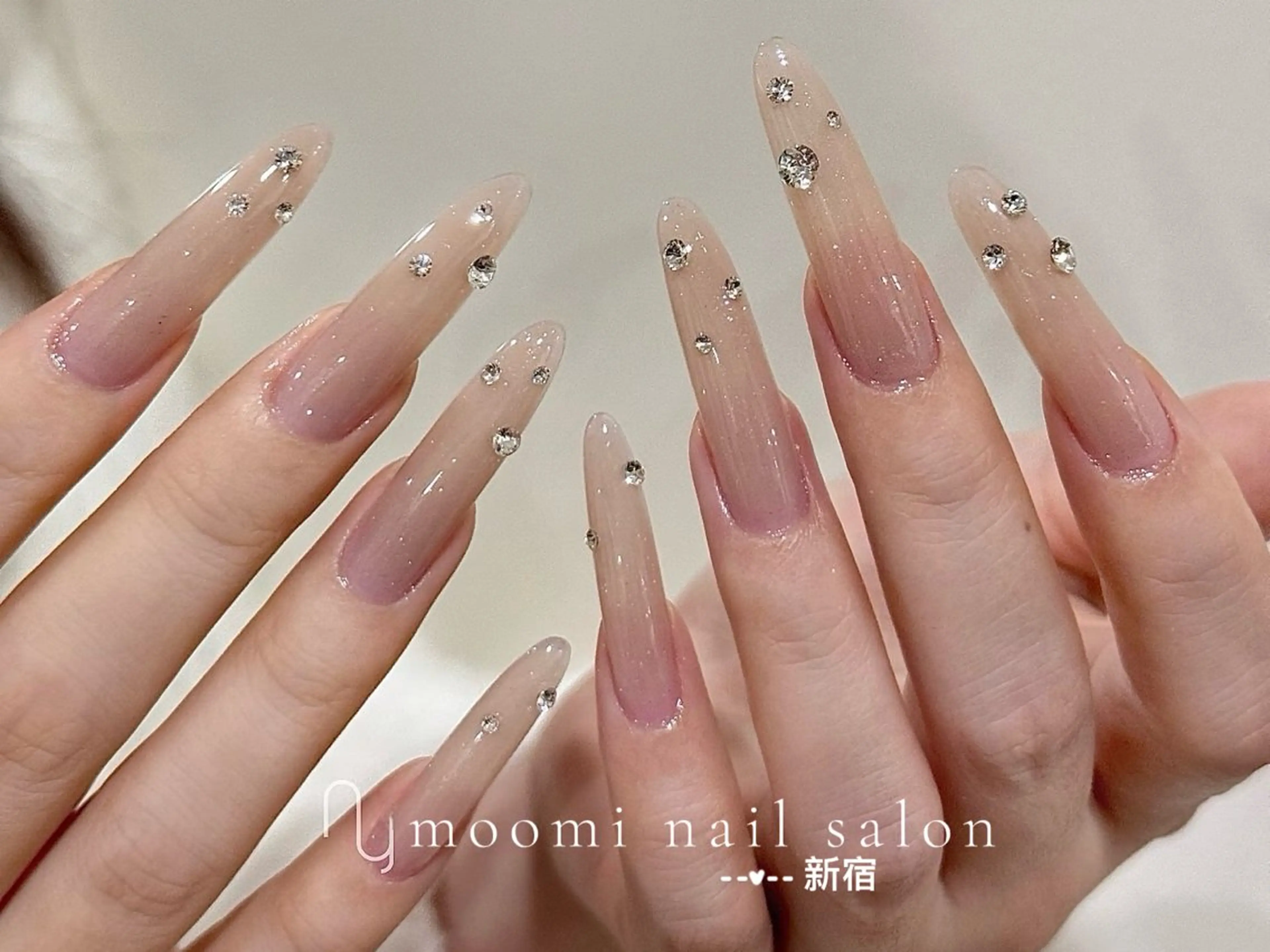 ネイル チークネイル フレンチネイル ジェルネイル グラデーション ハート ハンドネイル moomi nail スカルプ専門のネイルデザイン
