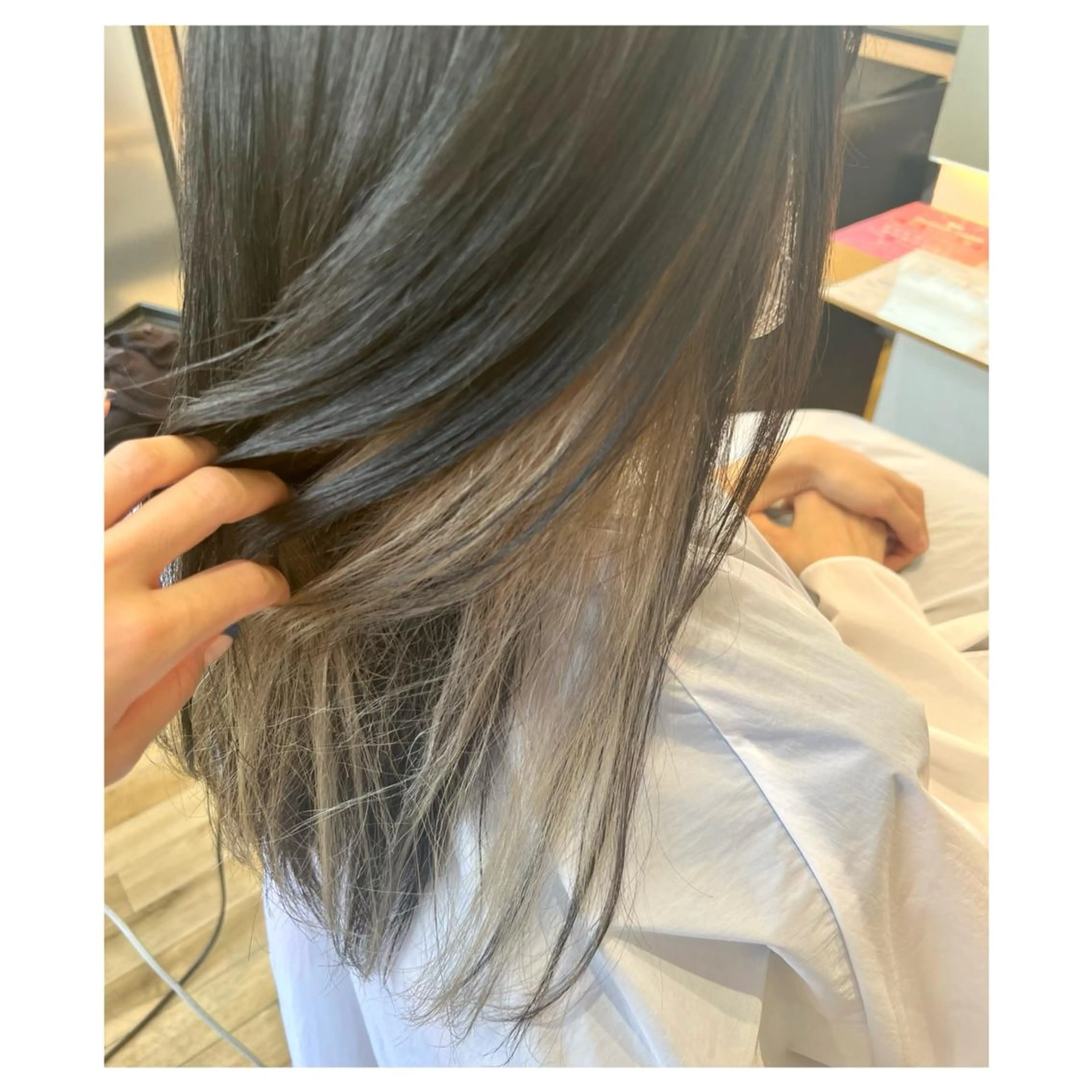 ロング カラー グレージュ インナーカラー ヘアカラー トリートメント まちだ ひとみのヘアスタイル