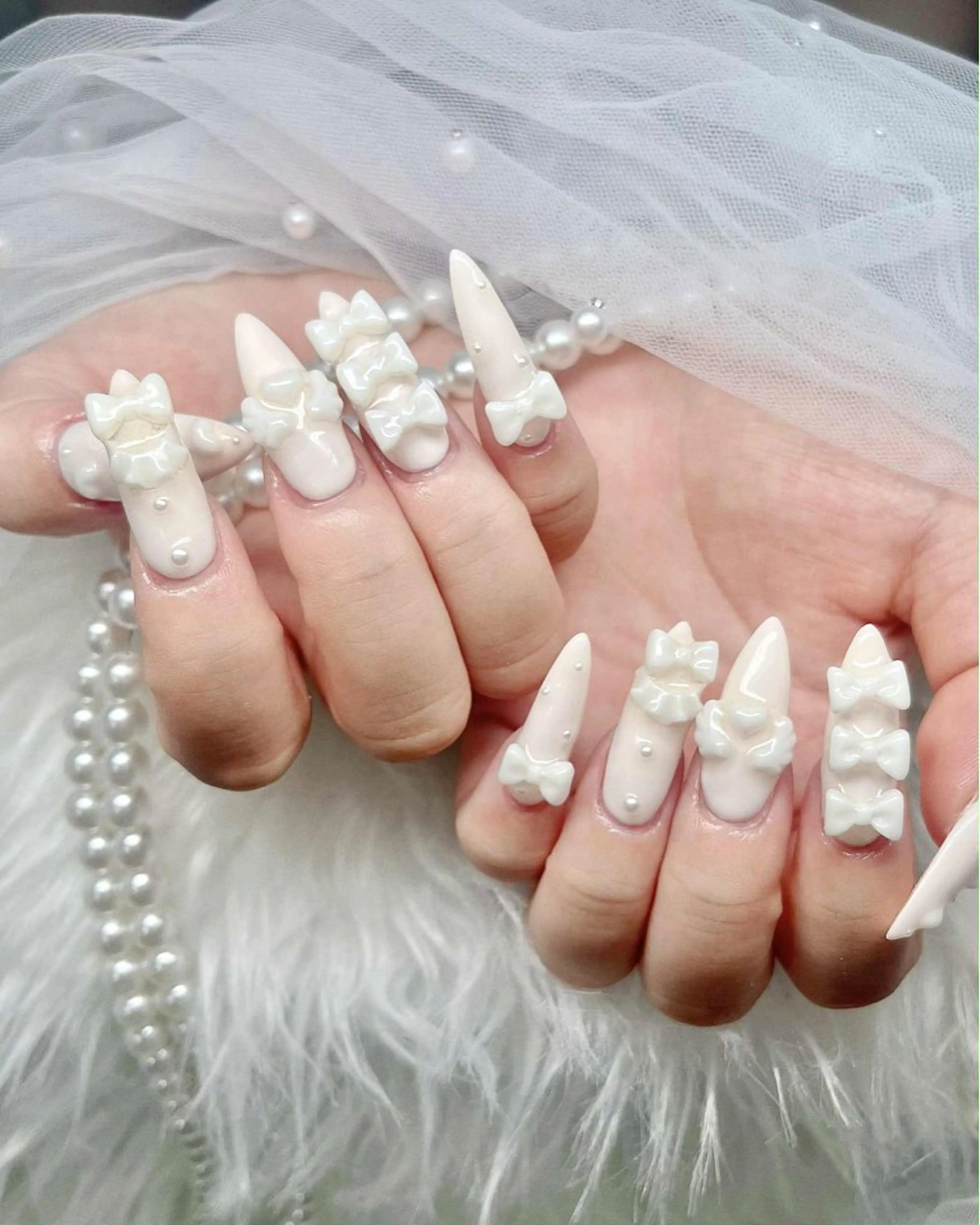 ネイル オーロラネイル フレンチネイル ジェルネイル ハロウィン キラキラネイル ハンドネイル H.baby Nail Salonのネイルデザイン
