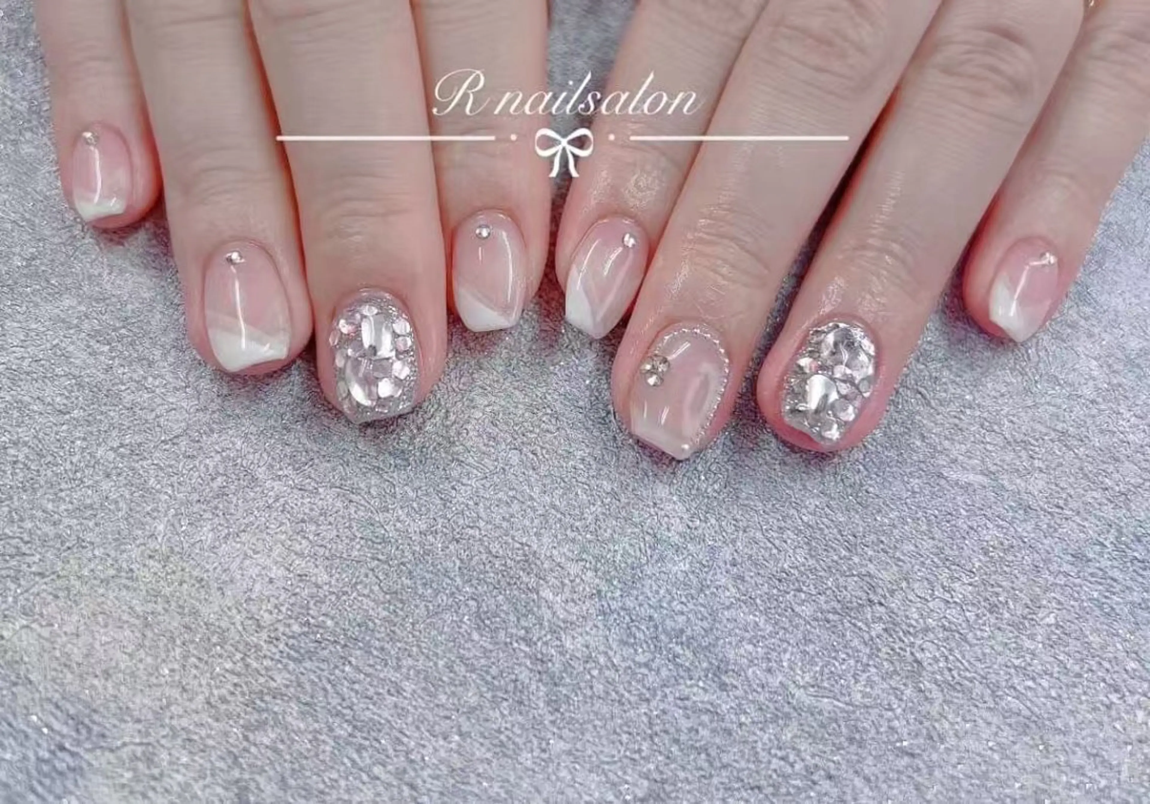 ミディアム ハンドネイル R NAILSALONのネイルデザイン