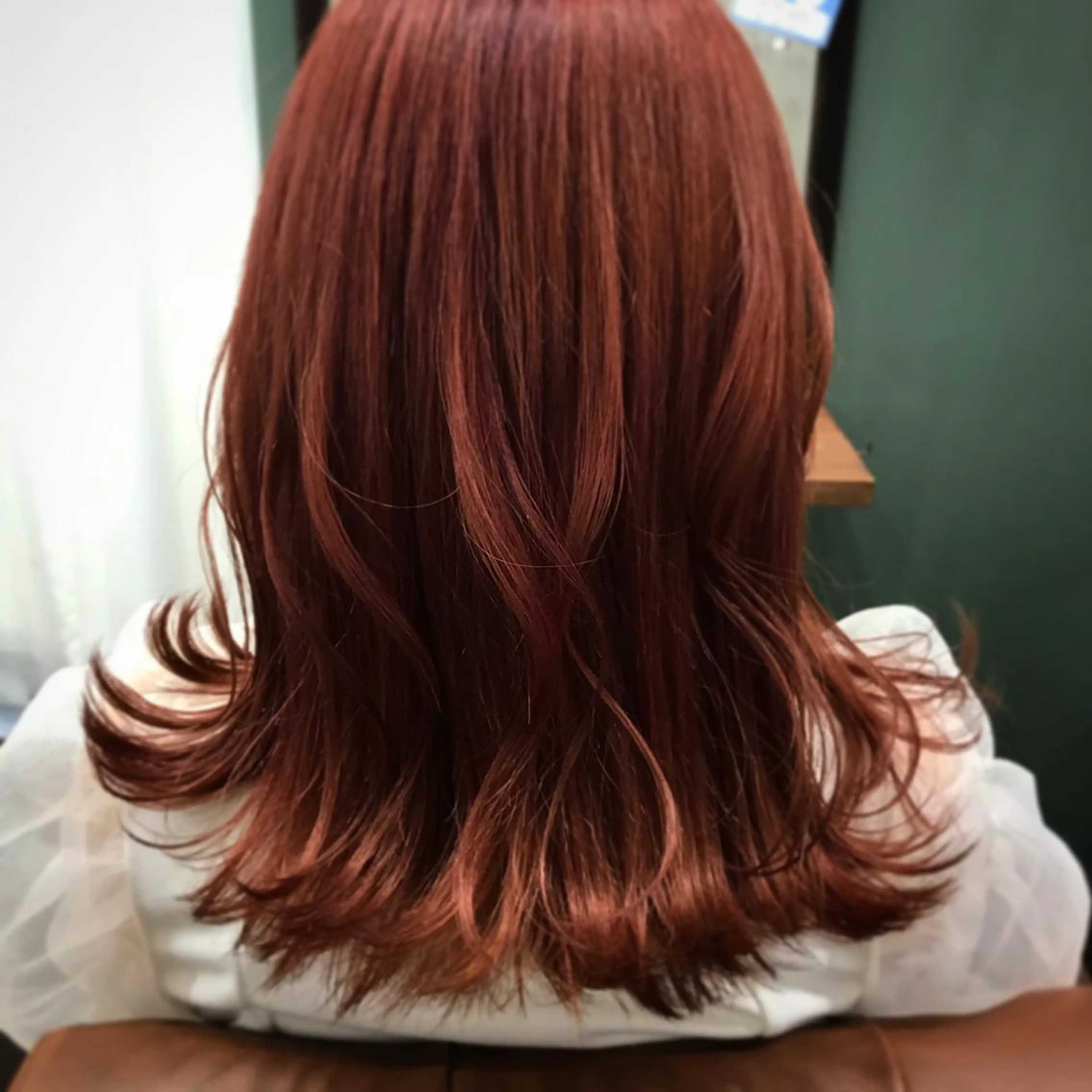 セミロング カラー セミロングパーマ アッシュ アッシュブラウン ベージュカラー 黒髪 小久保 淳平のヘアスタイル