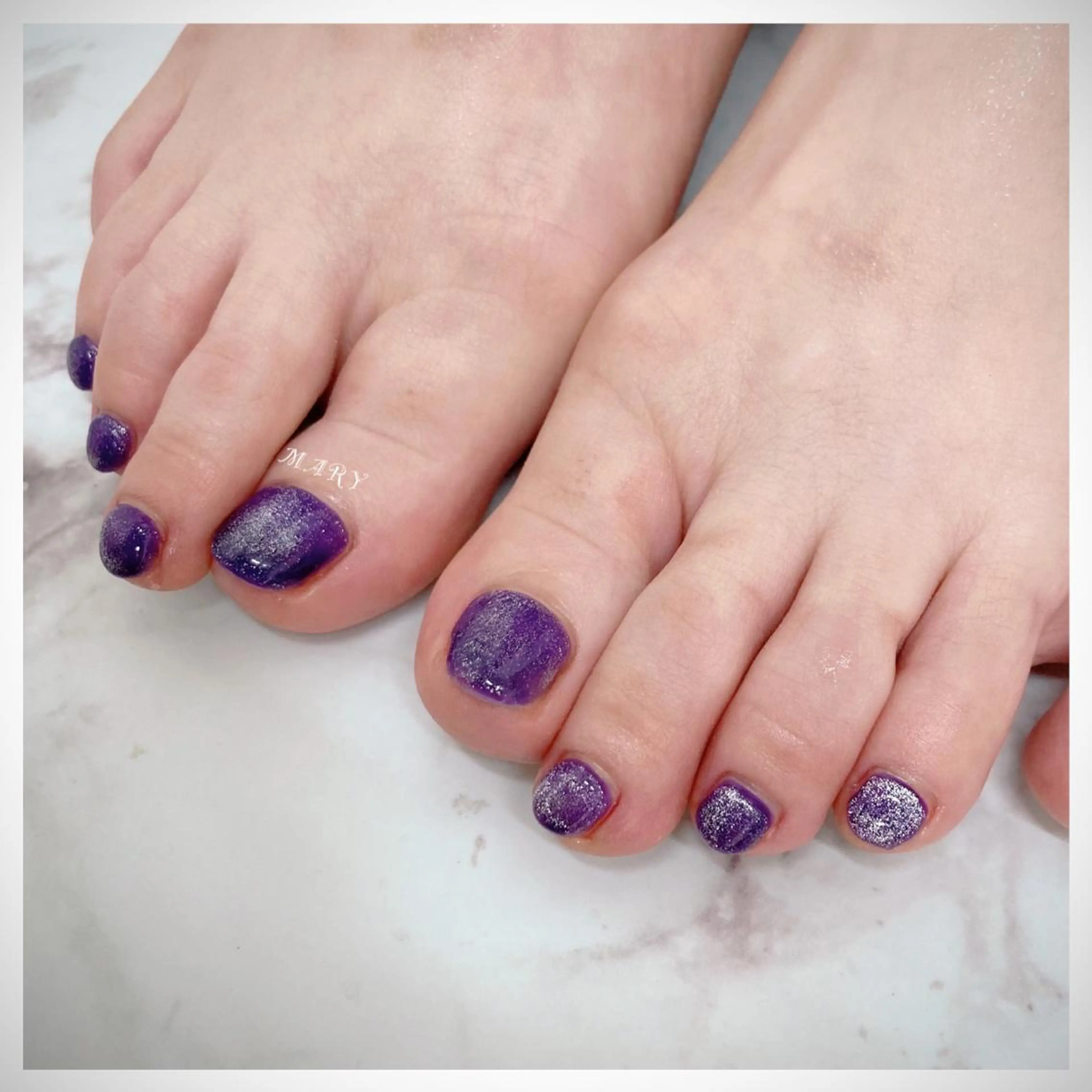 ネイル フットネイル マグネットネイル ニュアンスネイル パープル 夏ネイル フットネイル Mary nail所属・Mary nail .narumiのネイルデザイン