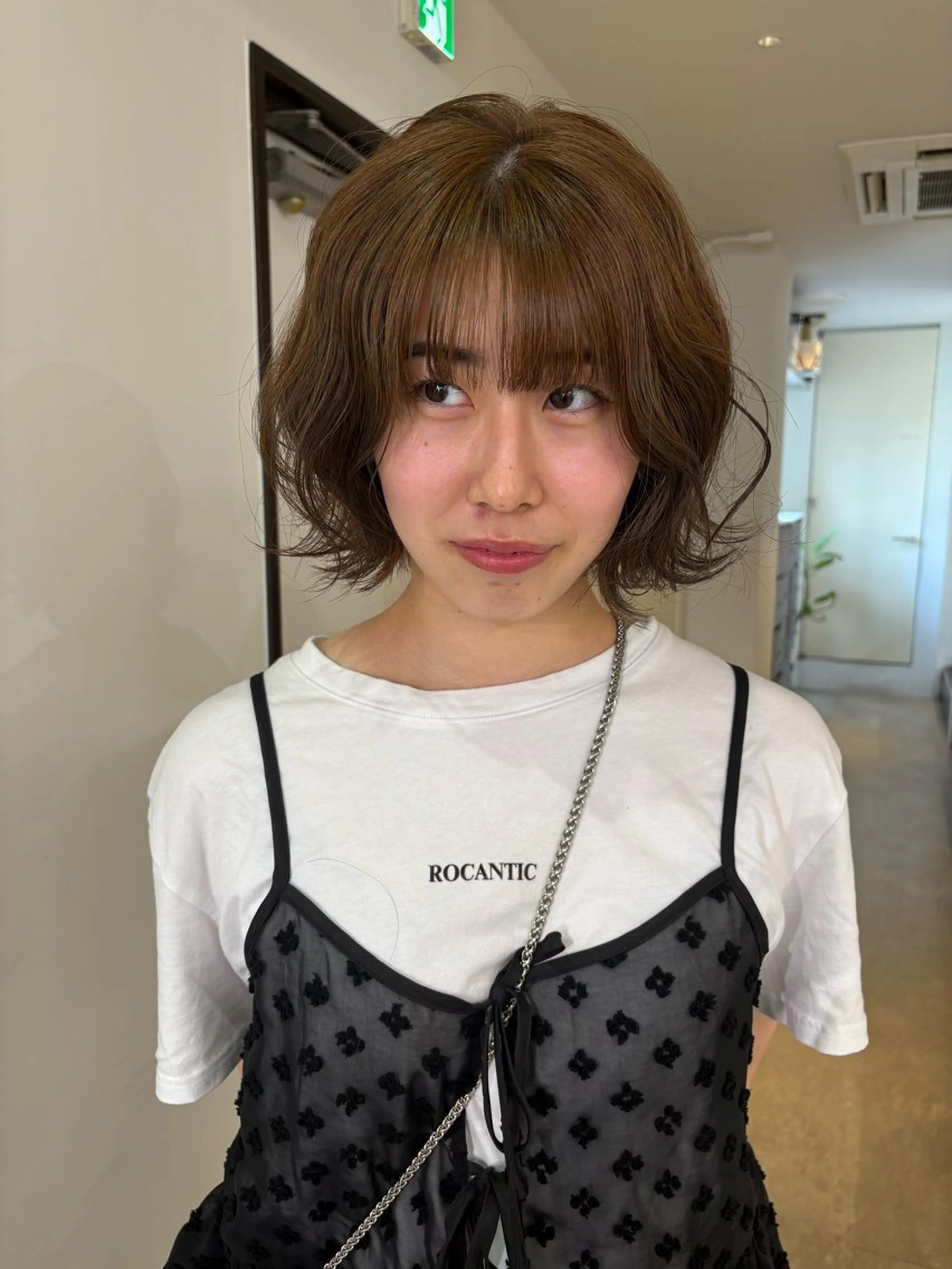ショート カラー ブラウンカラー Yuna/ブリーチ ベージュ ヘアセットのヘアスタイル