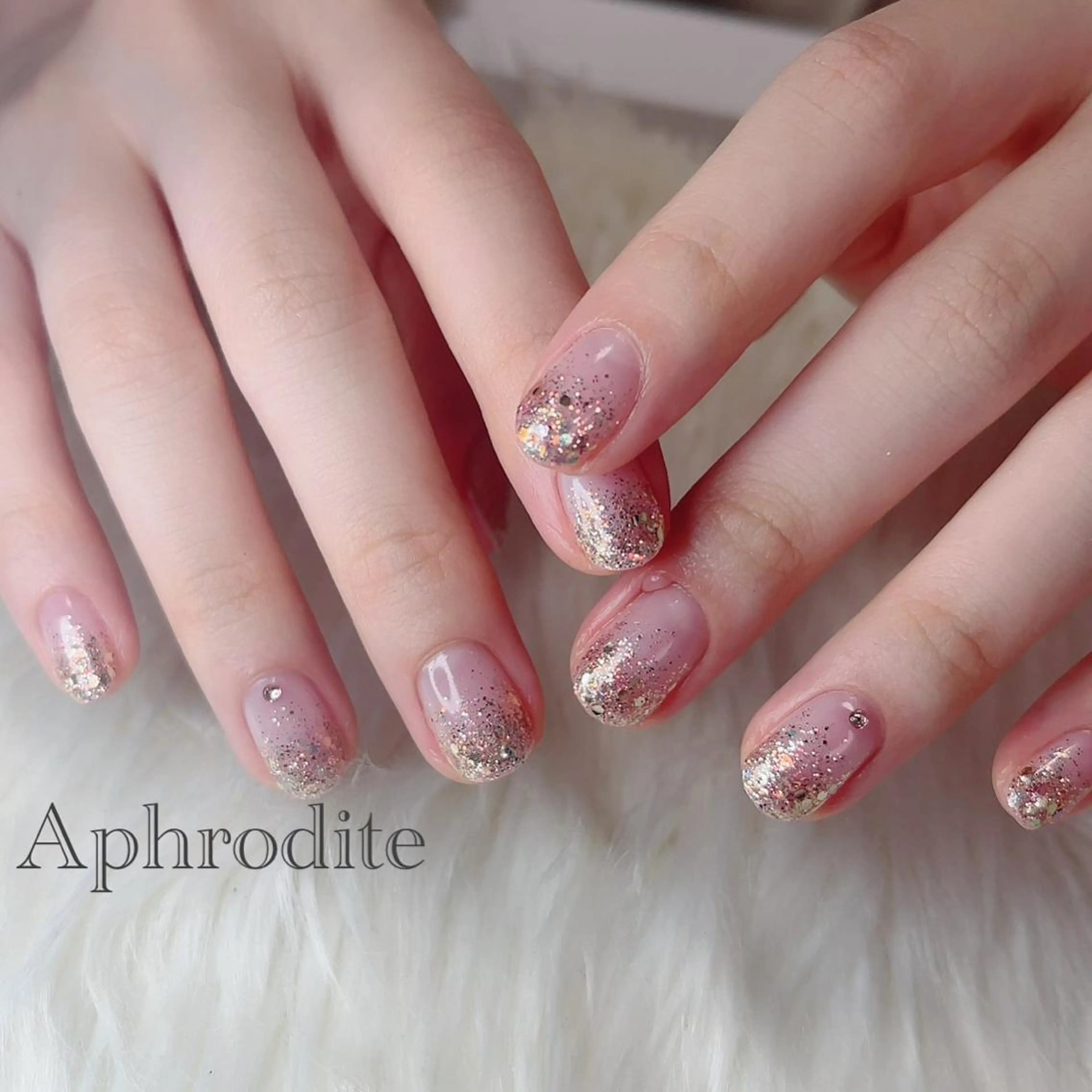 ネイル Aphrodite パラジェル認定サロンのネイルデザイン