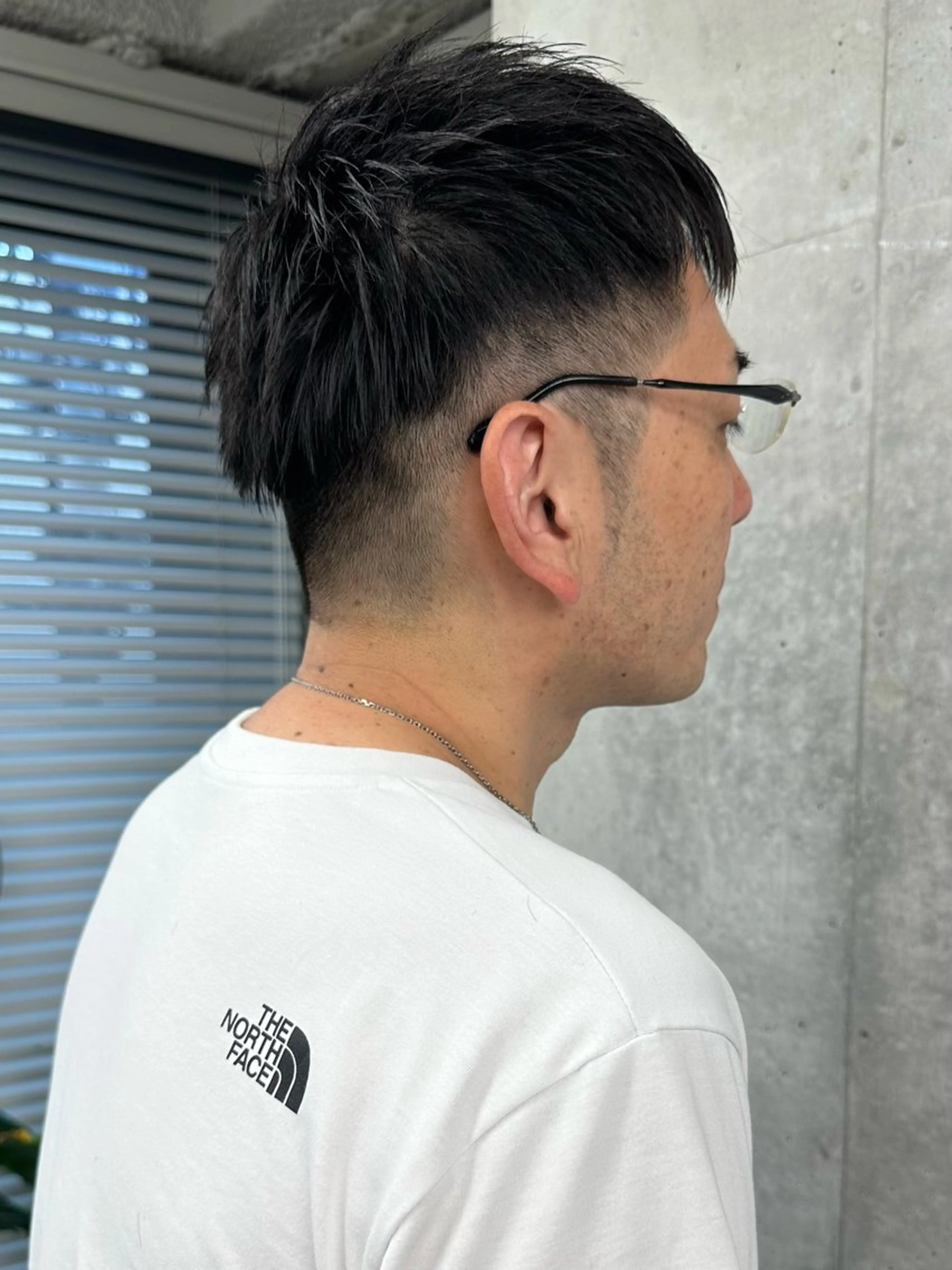 ショート メンズ ショートボブ メンズブリーチ メンズパーマ 刈り上げ ボブ カット トリートメント ヘッドスパ とうい/パーマボブ/ くせ毛/丸みボブのヘアスタイル