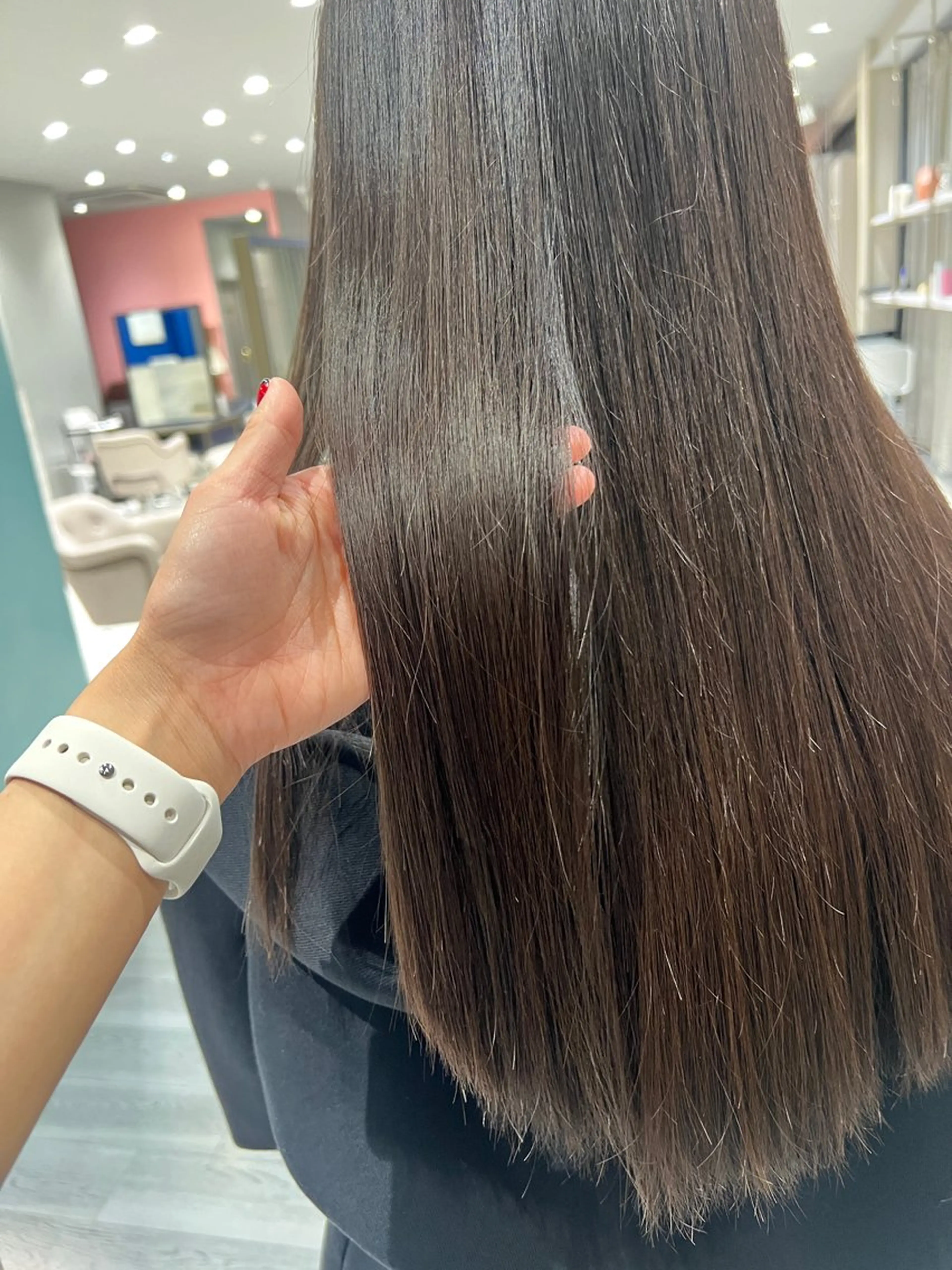 ロング 縮毛矯正 トリートメント 志田 ほん/ インナーカラーのヘアスタイル