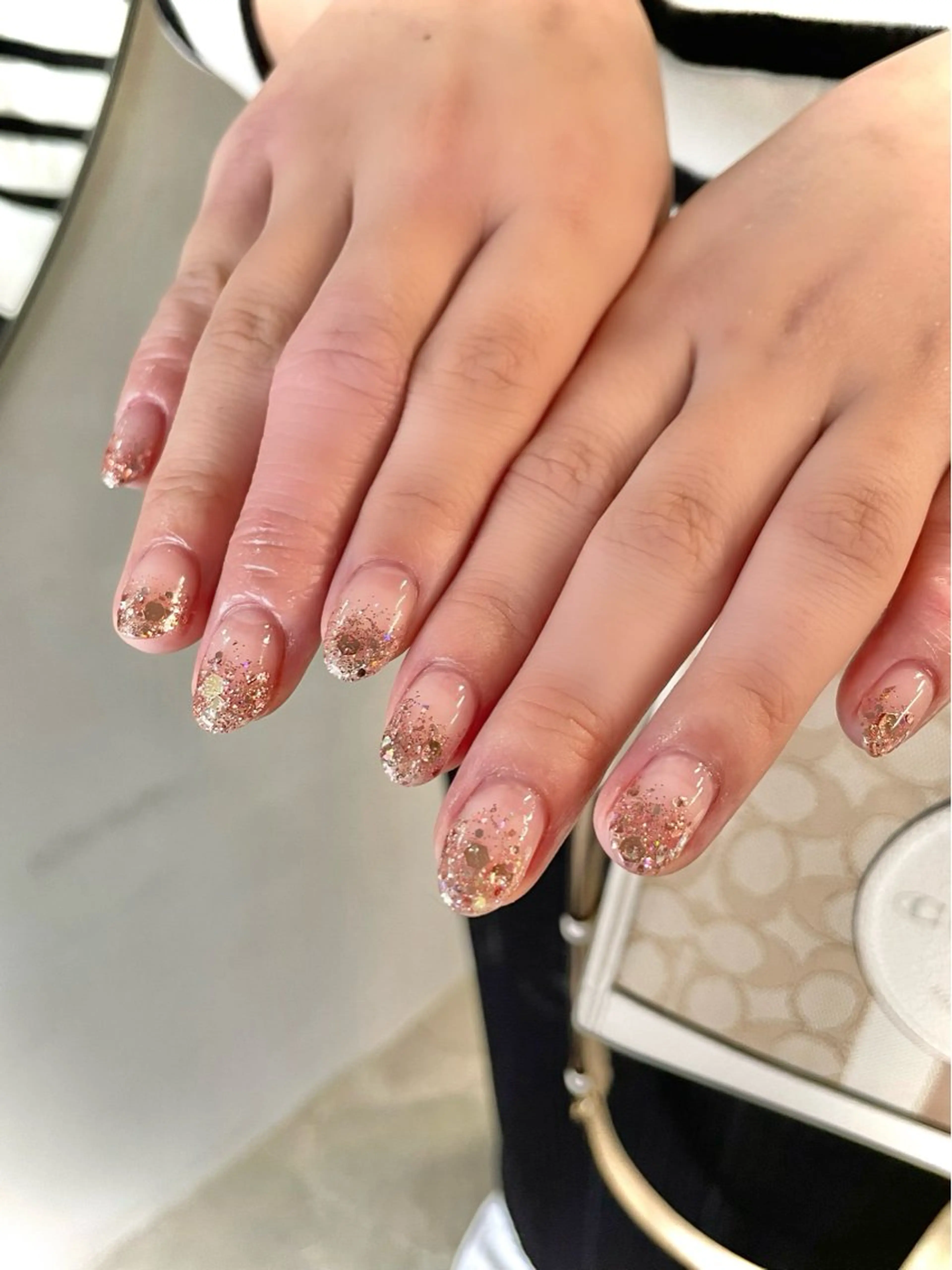 ネイル グラデーション ラメ(グリッター) ラメグラデーション ハンドネイル Daywithout Anitingさきのネイルデザイン