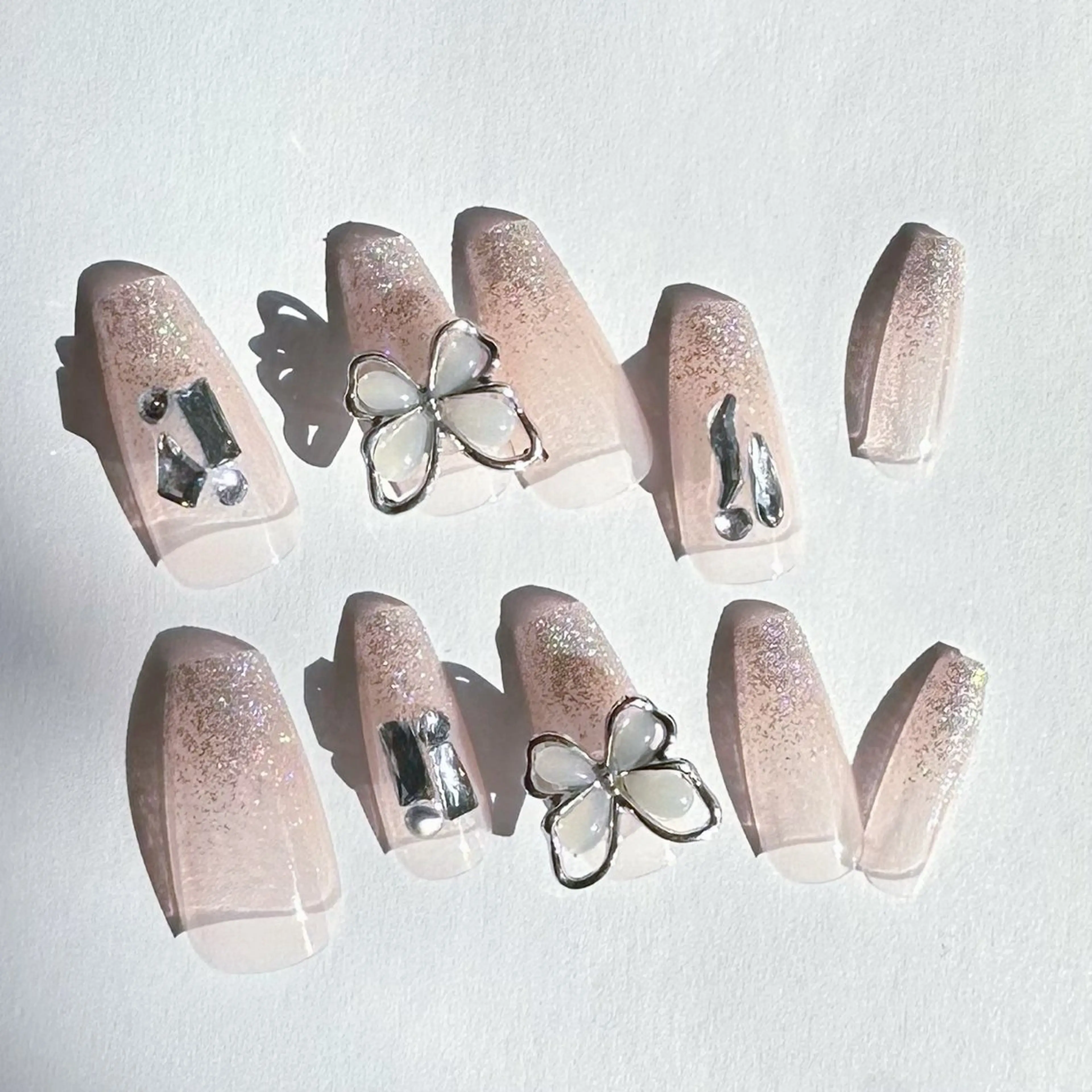 ネイル M&K　上田店所属・M&K 上田店の眉毛・アイブロウイメージ