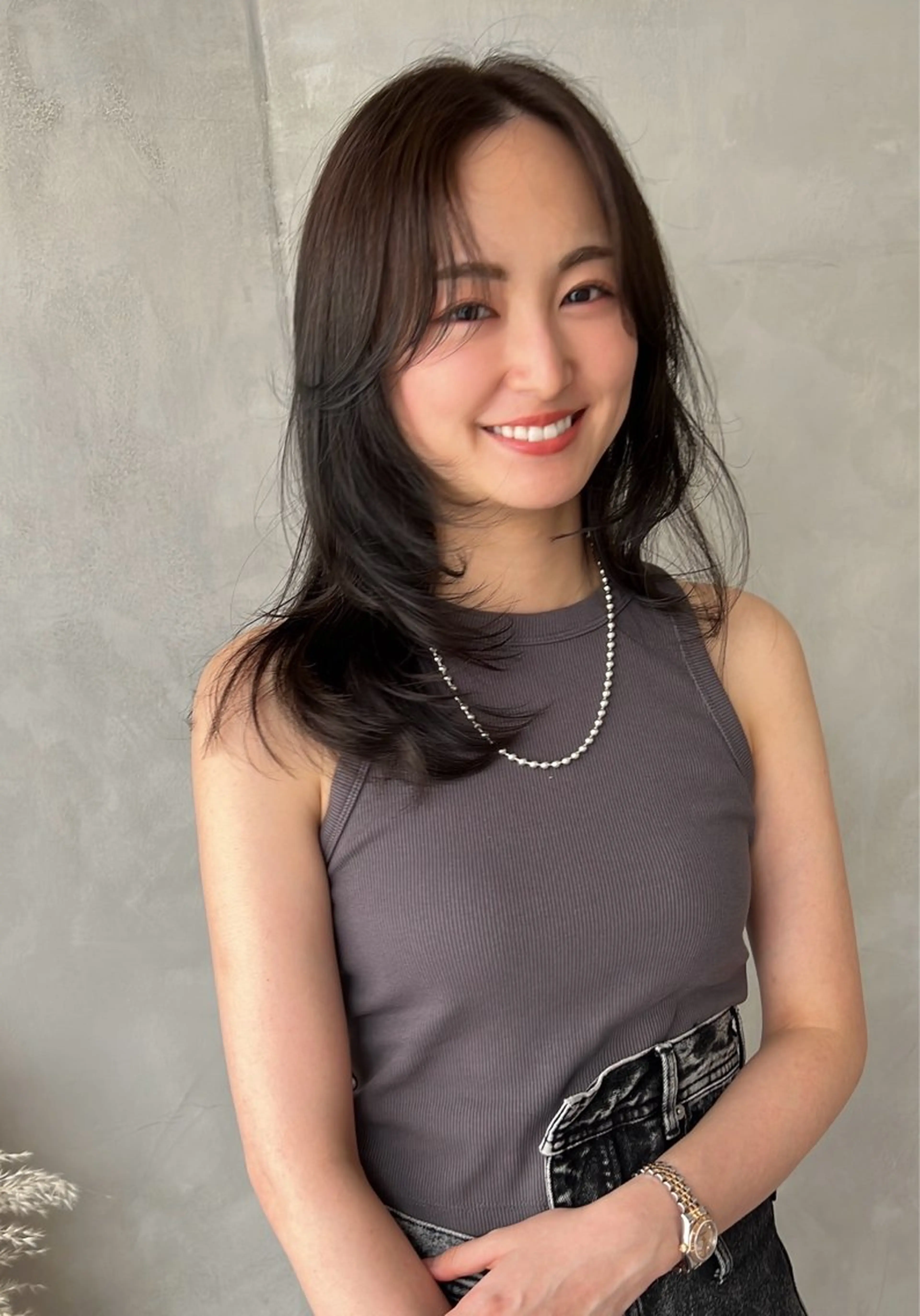 ミディアム レイヤーカット 可児 令路のヘアスタイル