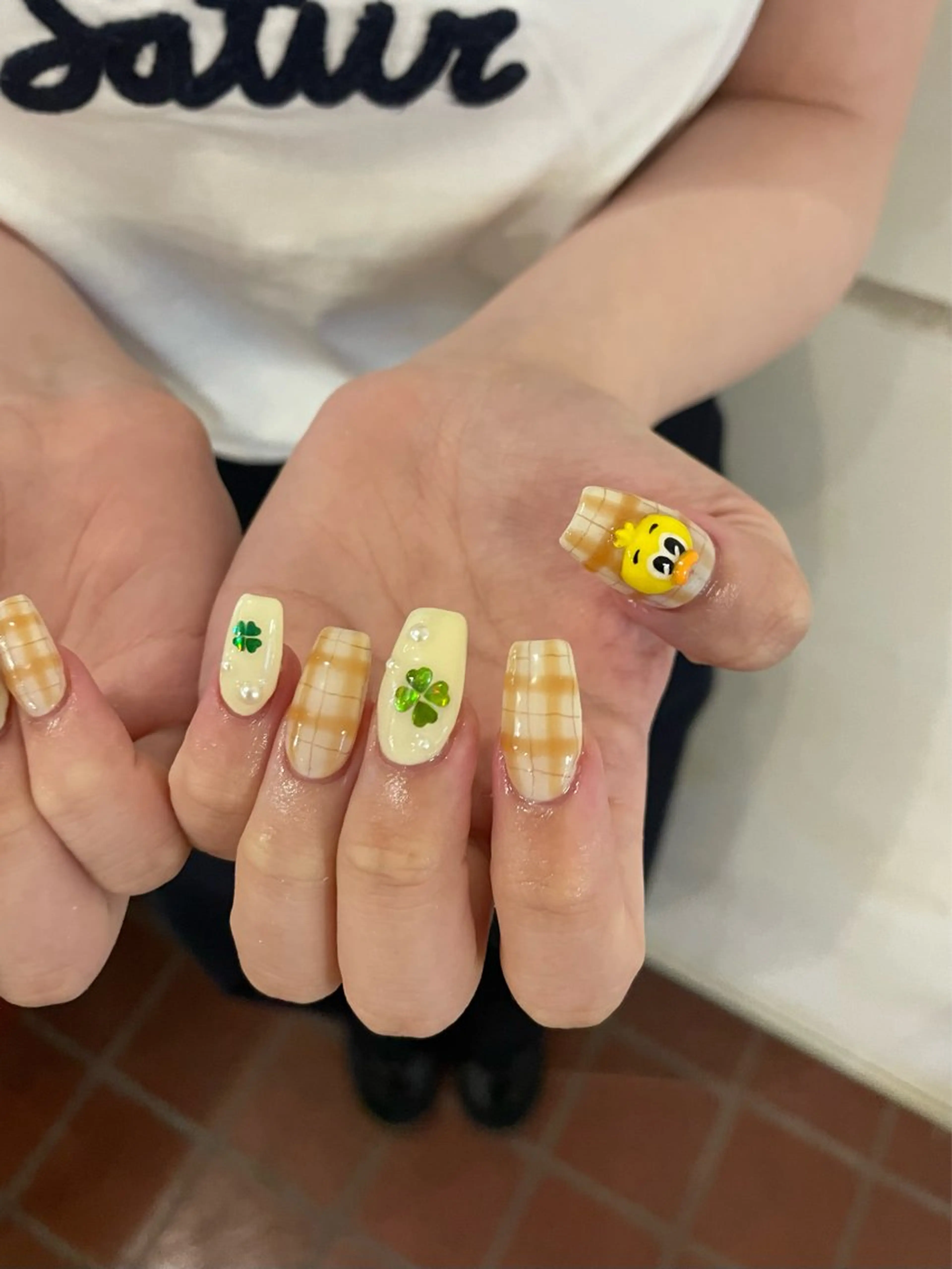 ネイル ハンドネイル shion .のネイルデザイン