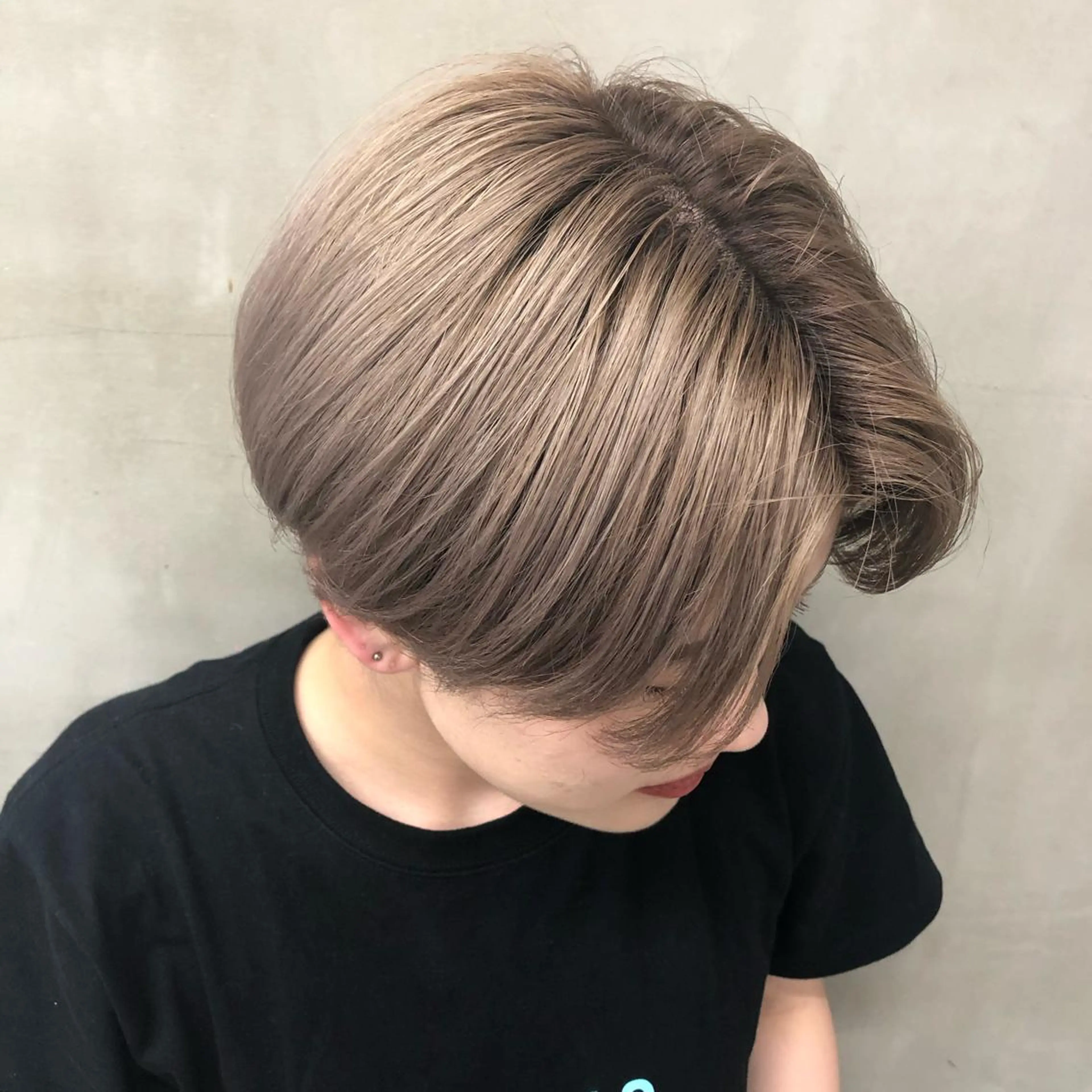 ショート カラー ハイトーンカラー ヘアカラー 2nd所属・🤍2nd🤍田所 美希のヘアスタイル