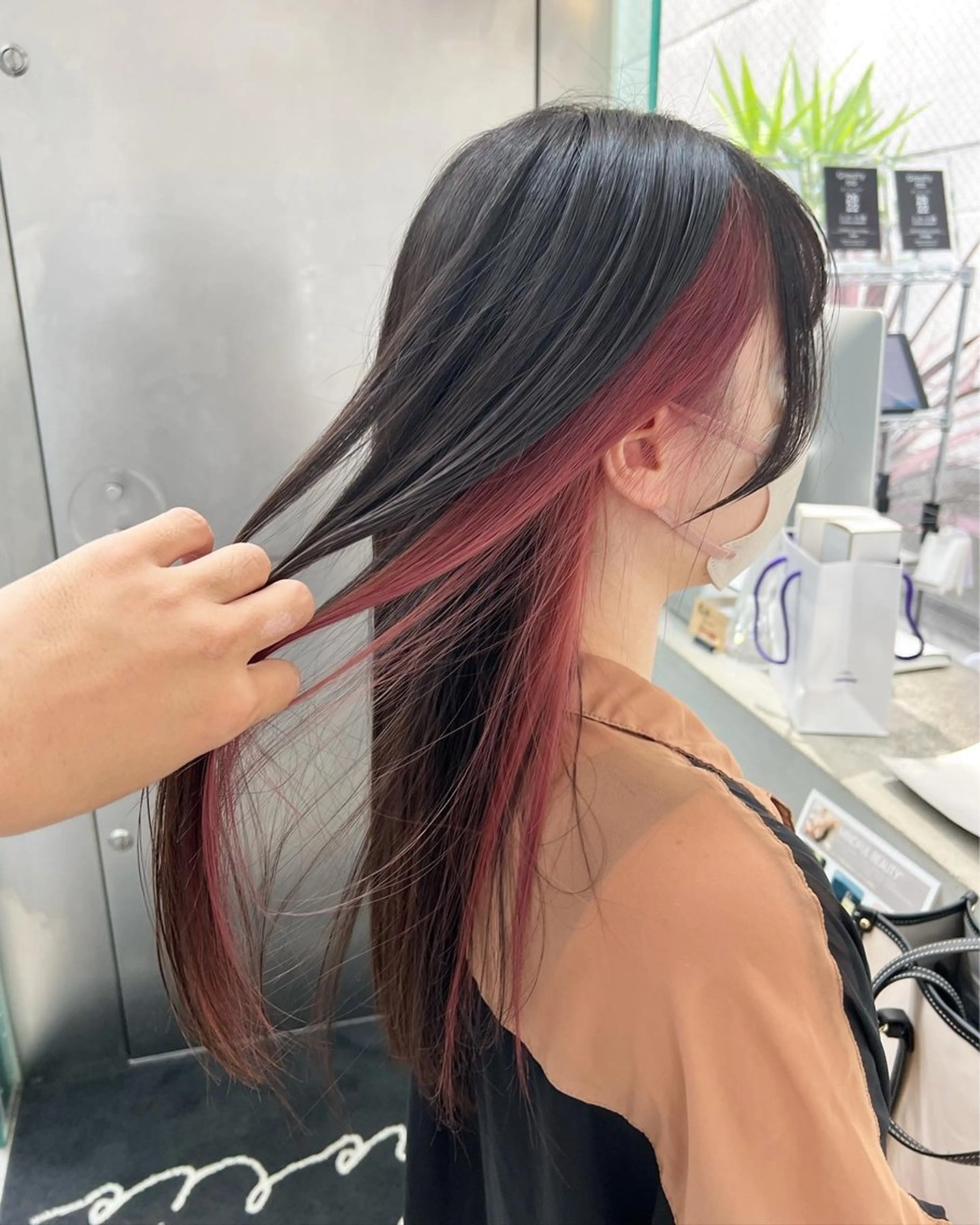 ロング カラー ブリーチ ピンクカラー レッドカラー ヘアカラー トリートメント インナーカラー/天神 ブリーチ/吉田のヘアスタイル