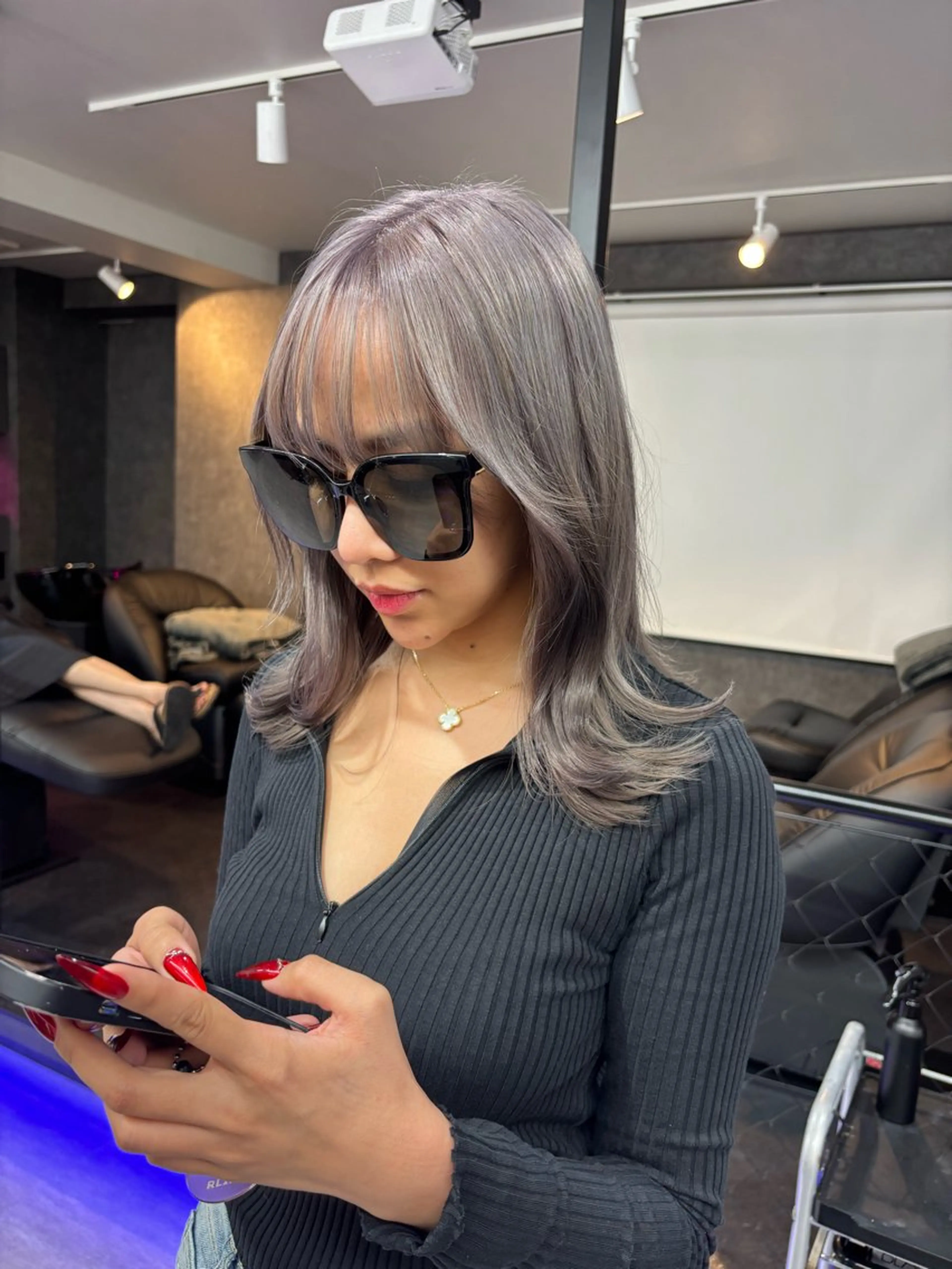 ミディアム カット ヘアカラー トリートメント Rlino所属・ﾊｲﾗｲﾄ/ﾚｲﾔｰ ｶｯﾄ/大嶽謙のヘアスタイル