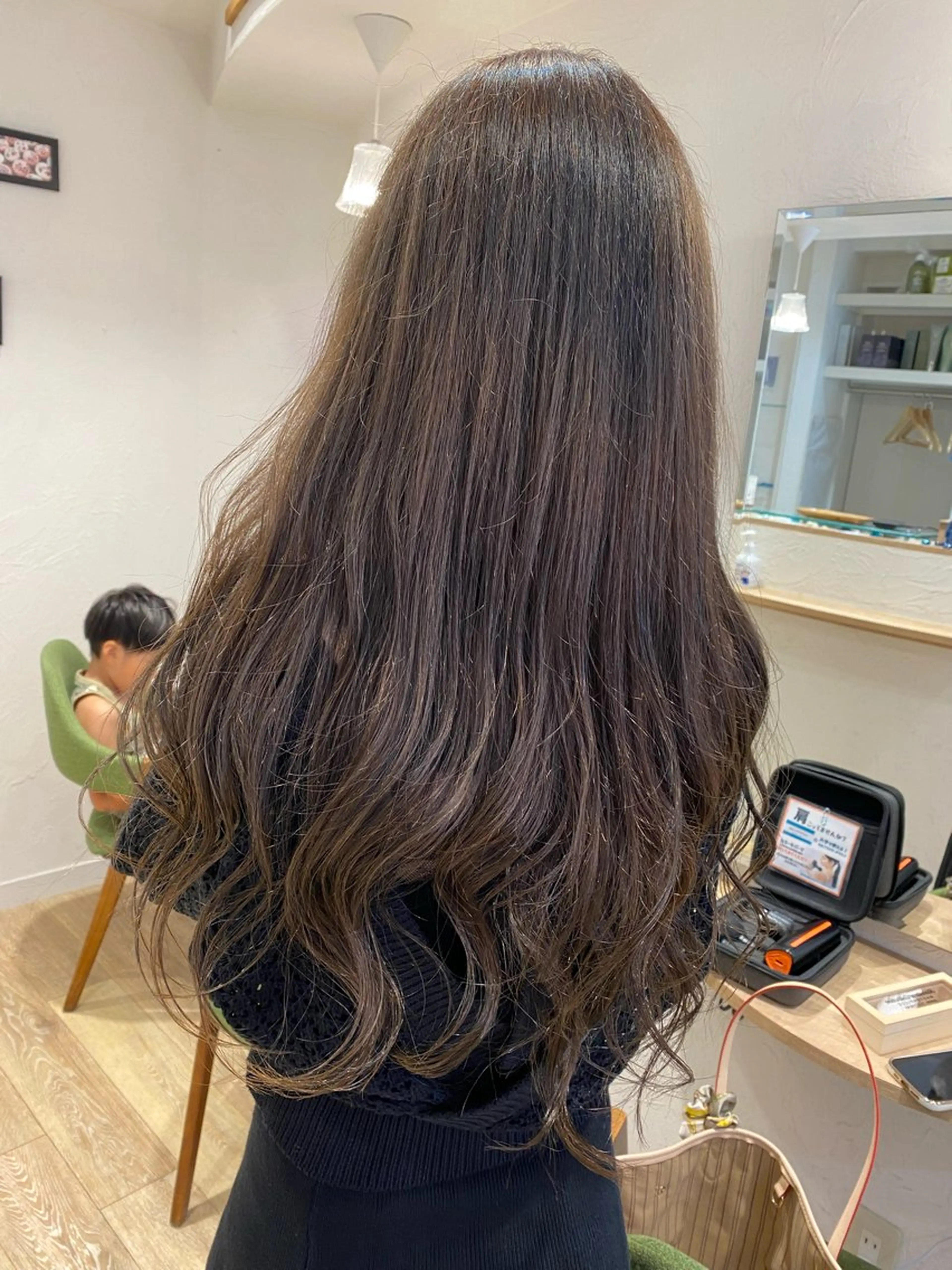 ロング カラー ヘアカラー トリートメント equri bonne所属・秋谷 百花のヘアスタイル