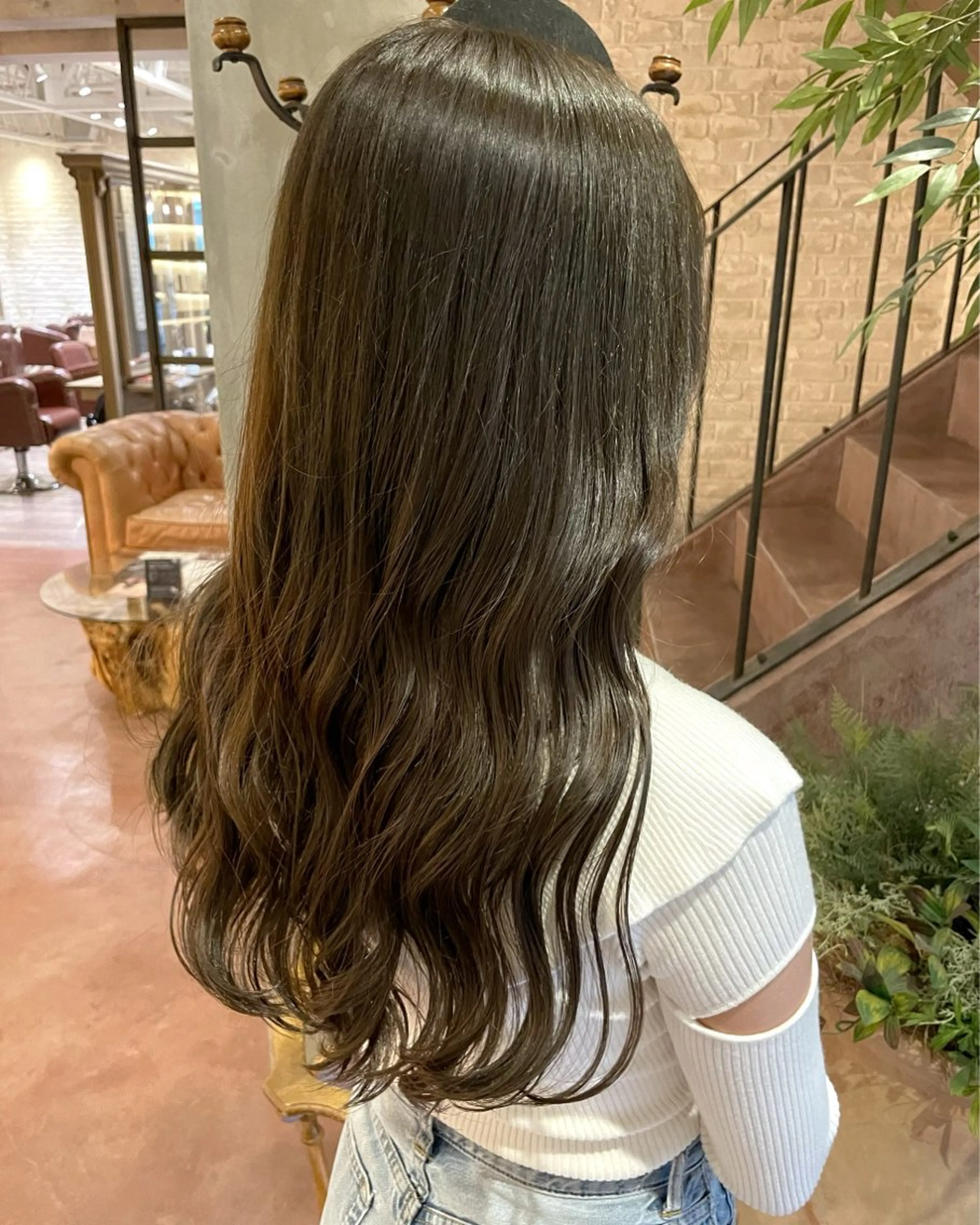 カラー ベージュカラー オリーブカラー 野口 菜緒のヘアスタイル
