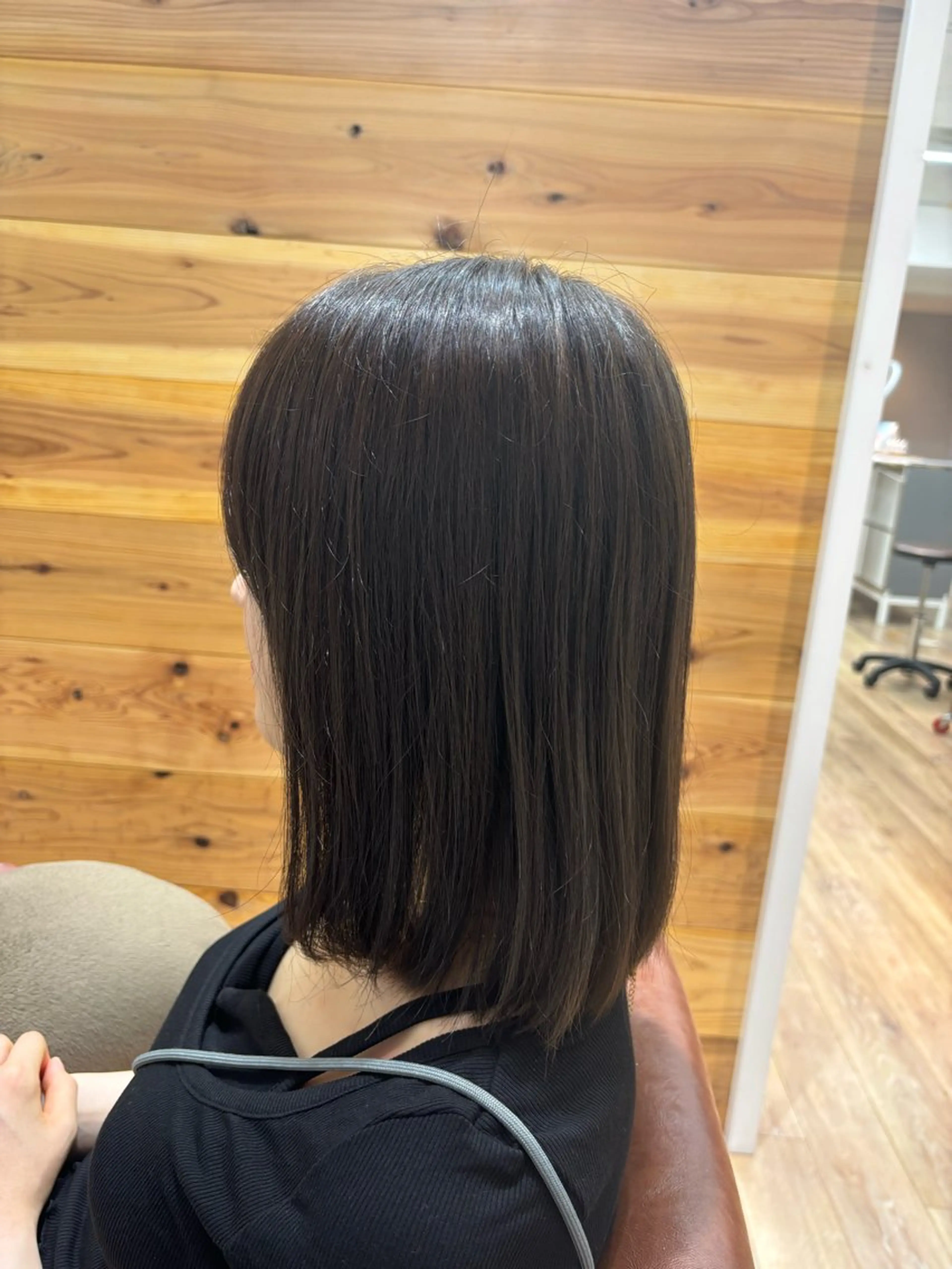 カラー アッシュ オリーブアッシュ LEEK ［リーク］ 石原愛里のヘアスタイル