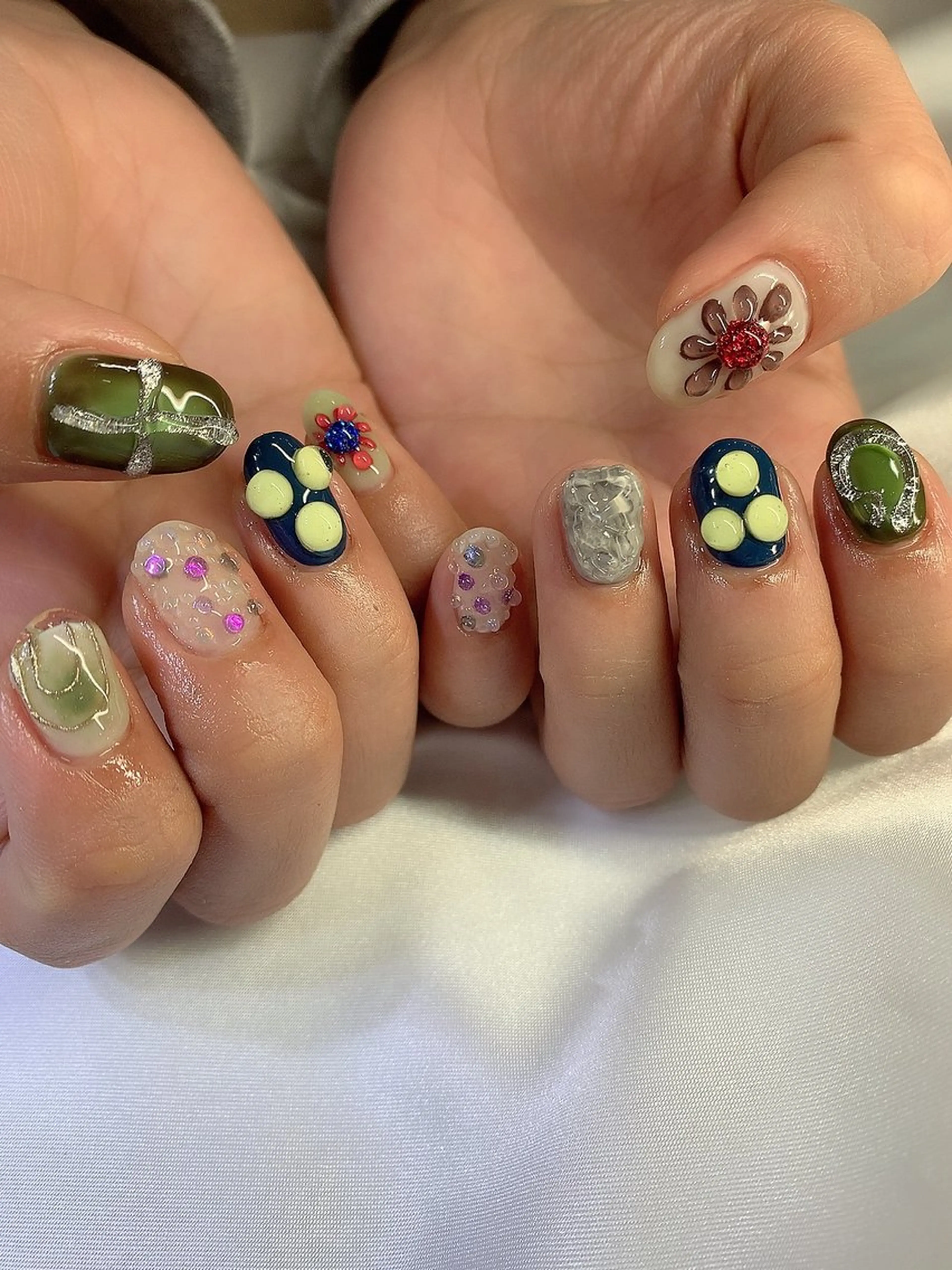 ネイル カジュアル キラキラネイル 韓国ネイル 持ち込み ぷっくりネイル シェアサロンLei.g(レイジー)所属・3Dアートネイル💗 都築レナのネイルデザイン