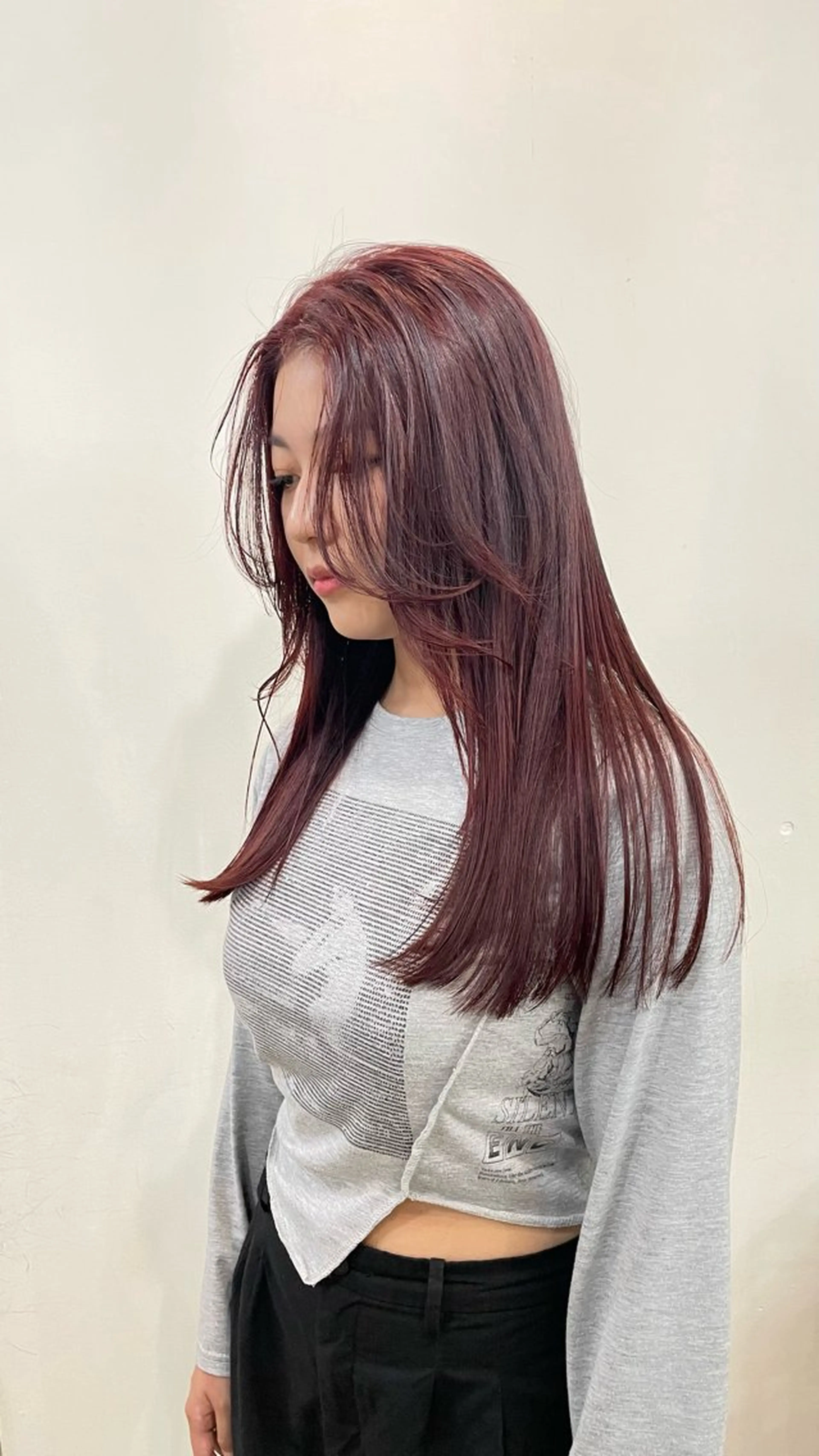 セミロング カラー ヘアアレンジ メンズ レッドカラー 顔まわりレイヤー レイヤーカット ヘアカラー トリートメント ヘアセット 💐大人可愛く Kroda💐のヘアスタイル